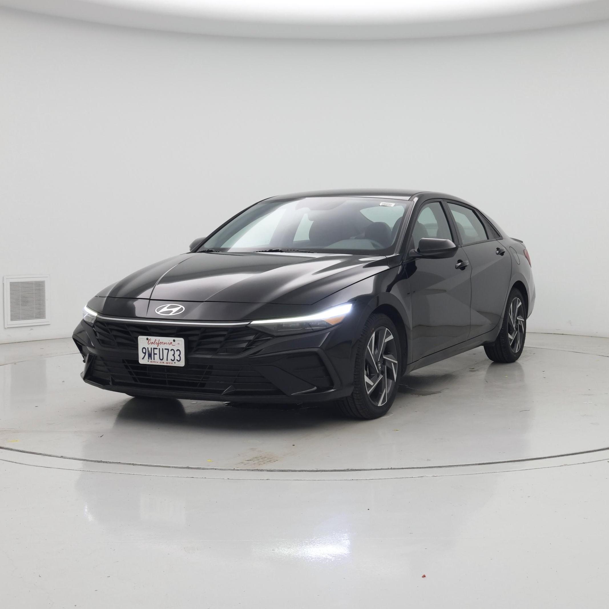 Thumbnail: 2025 Hyundai Elantra - 4