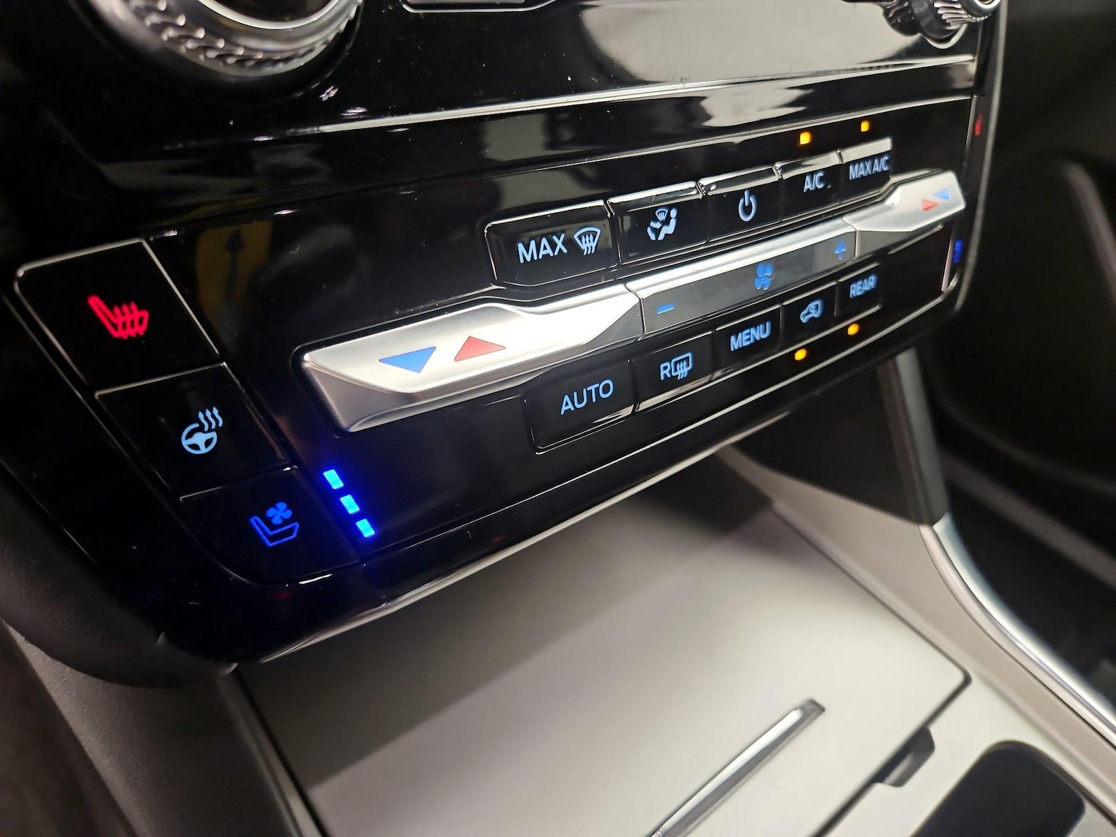 2023 Ford Explorer Platinum - Photo 18