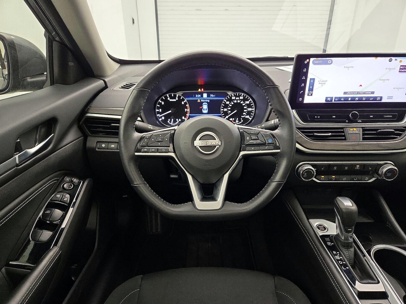 2023 Nissan Altima SV - Photo 11