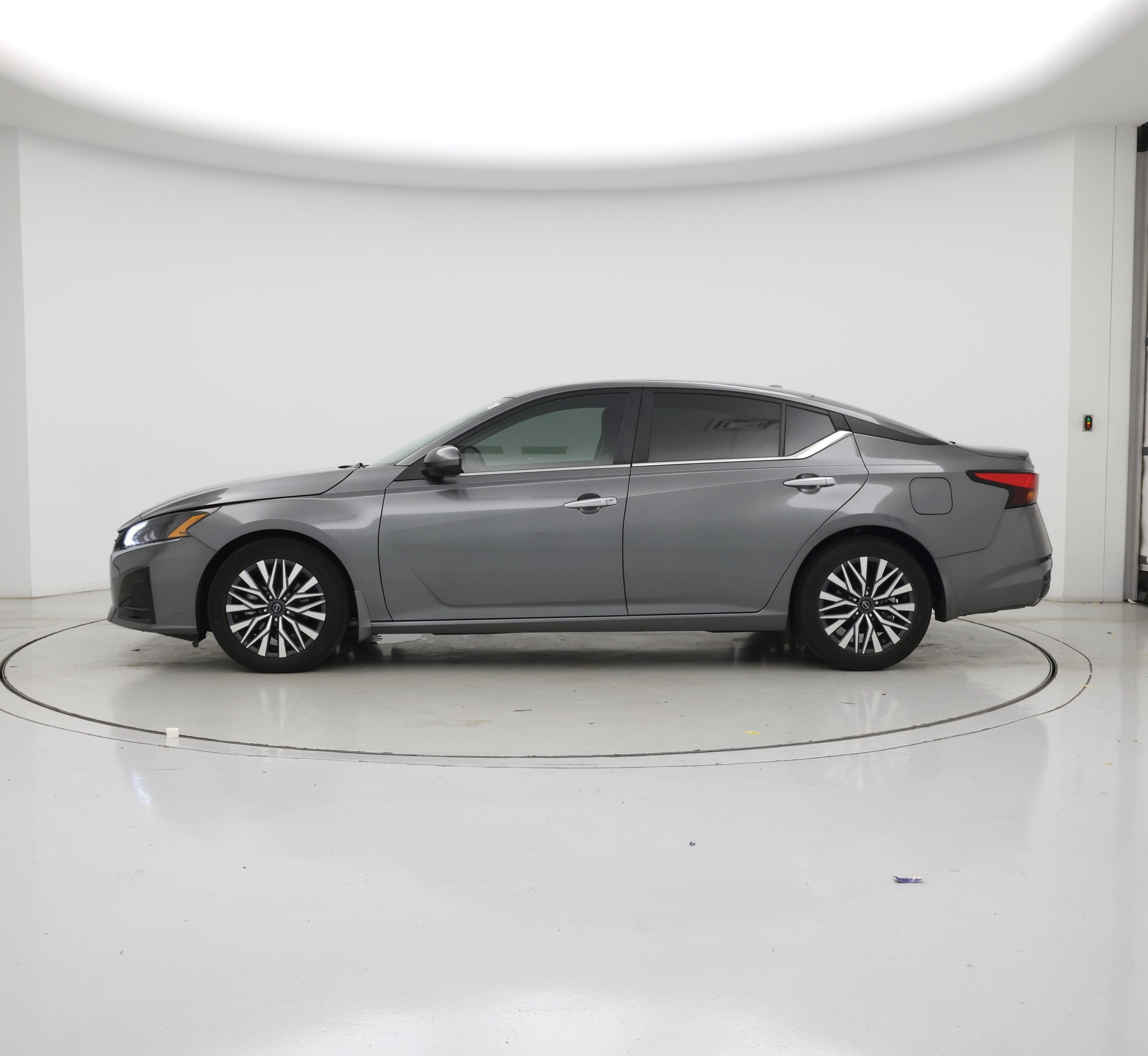 Thumbnail: 2023 Nissan Altima - 3