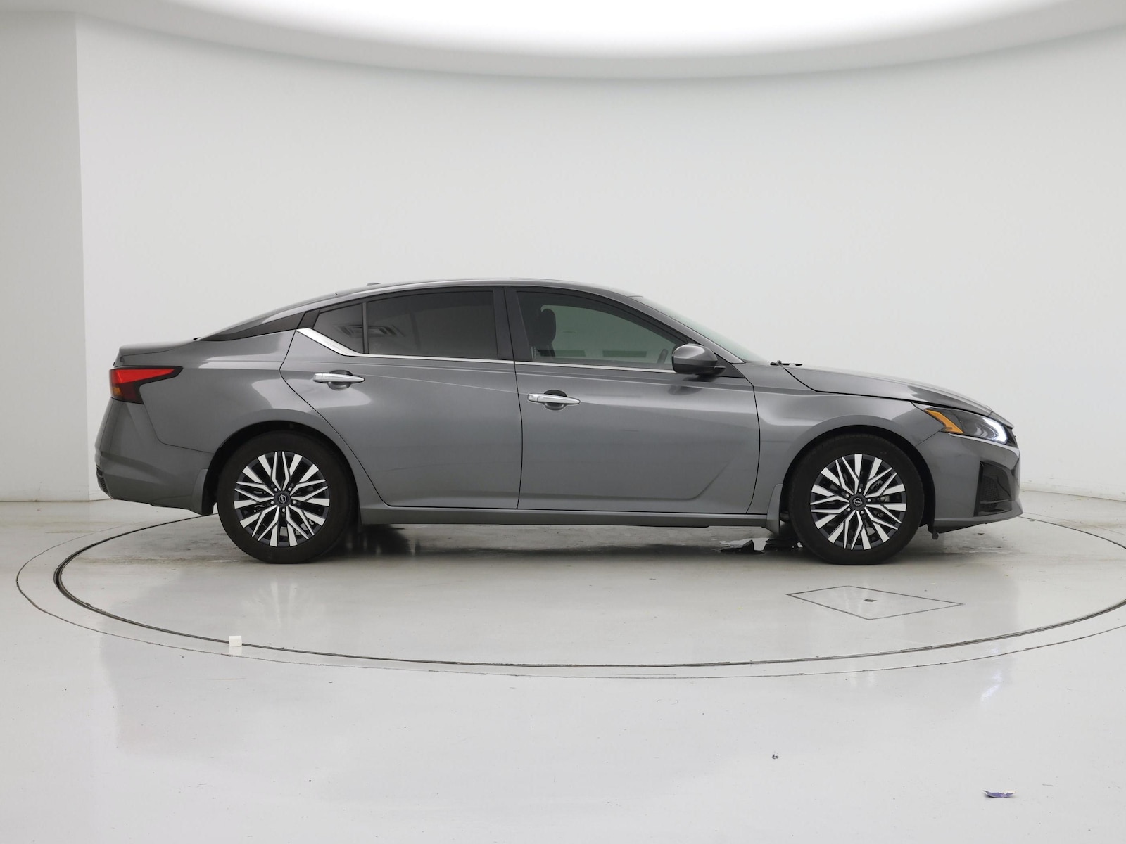 2023 Nissan Altima SV - Photo 8