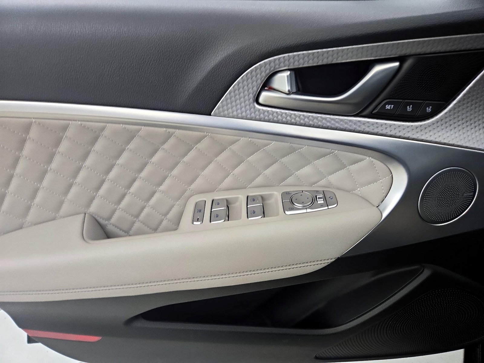 2023 GENESIS G70 Standard - Photo 13