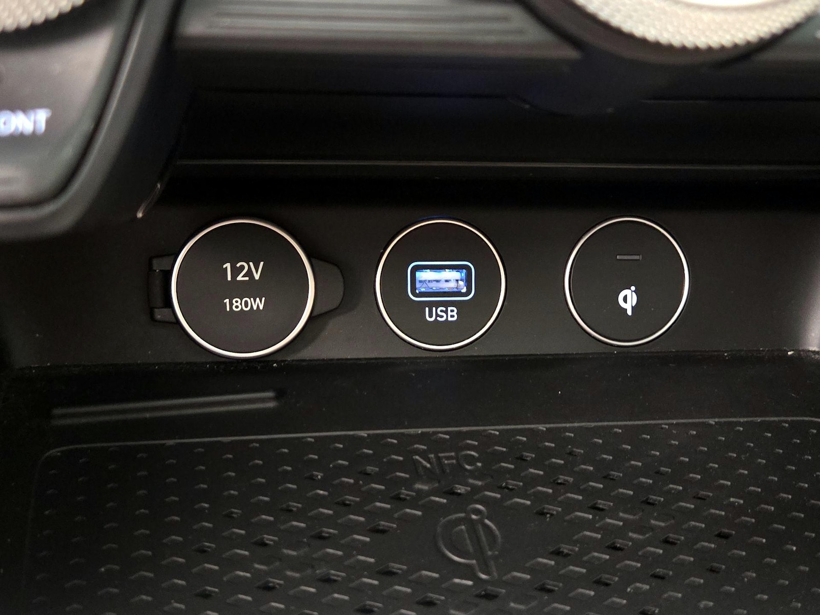 2023 GENESIS G70 Standard - Photo 20