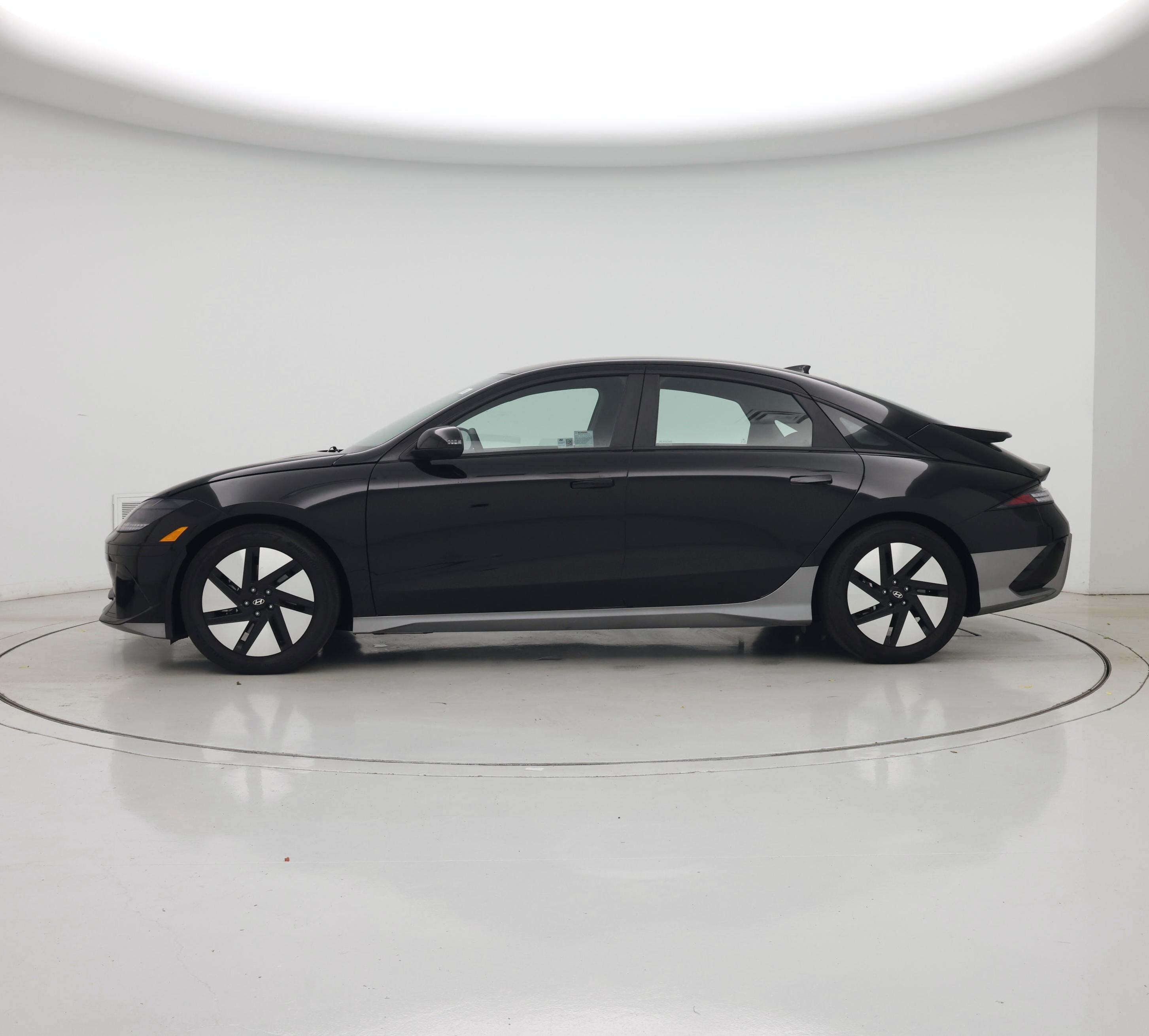 Thumbnail: 2024 Hyundai Ioniq 6 - 3
