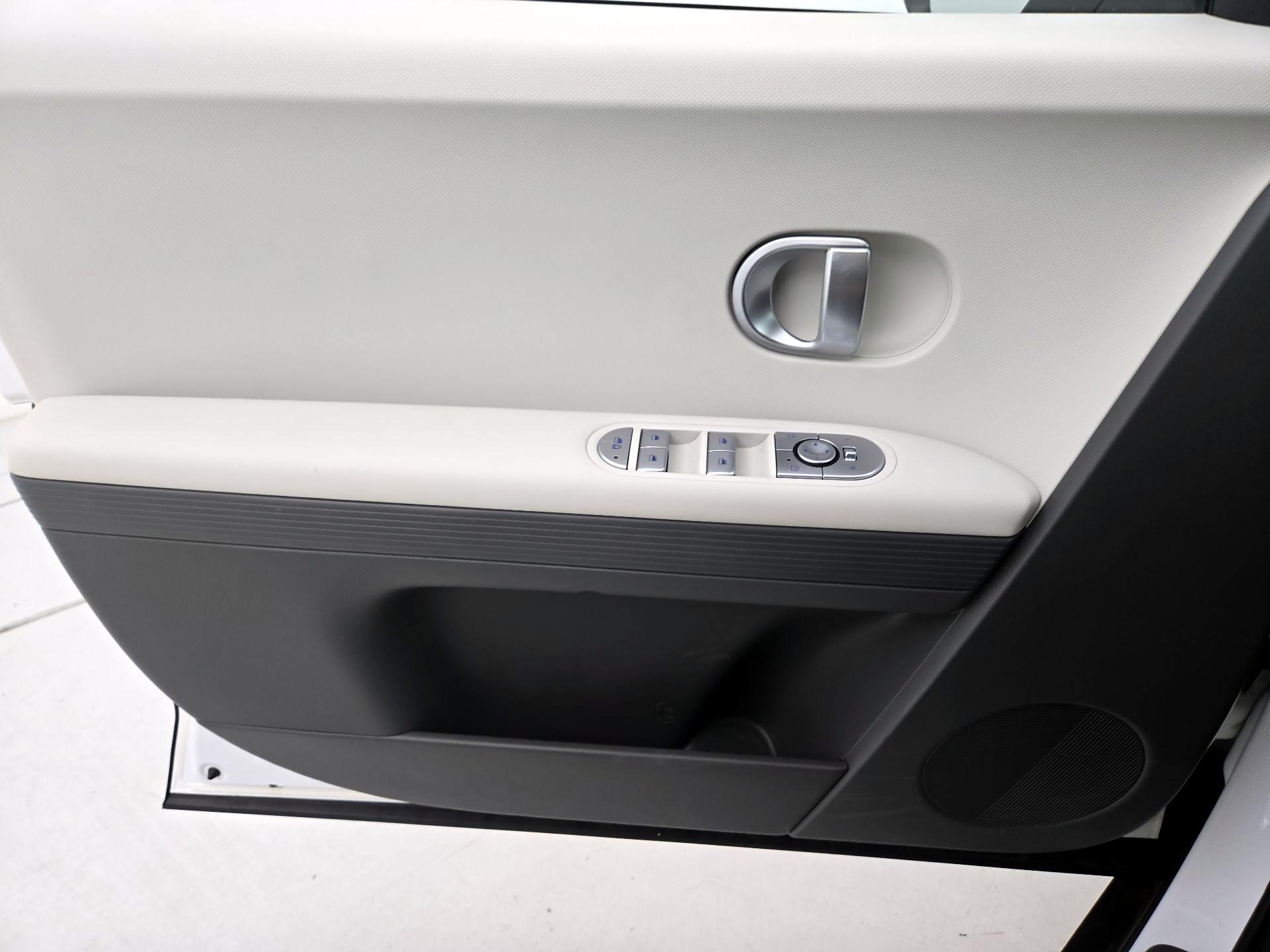 Thumbnail: 2024 Hyundai Ioniq 5 - 12