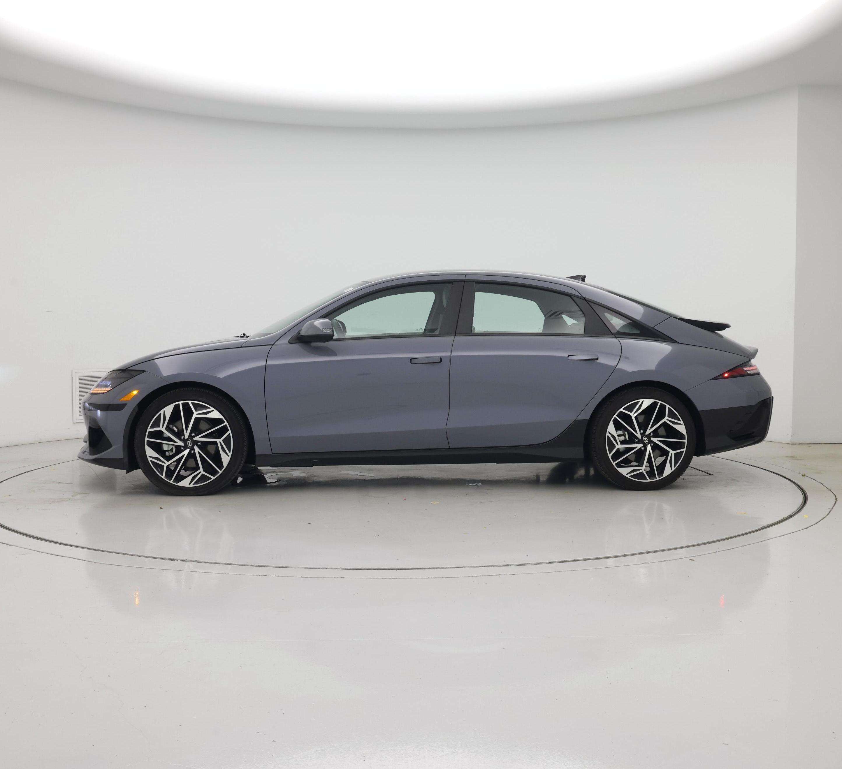 Thumbnail: 2024 Hyundai Ioniq 6 - 3
