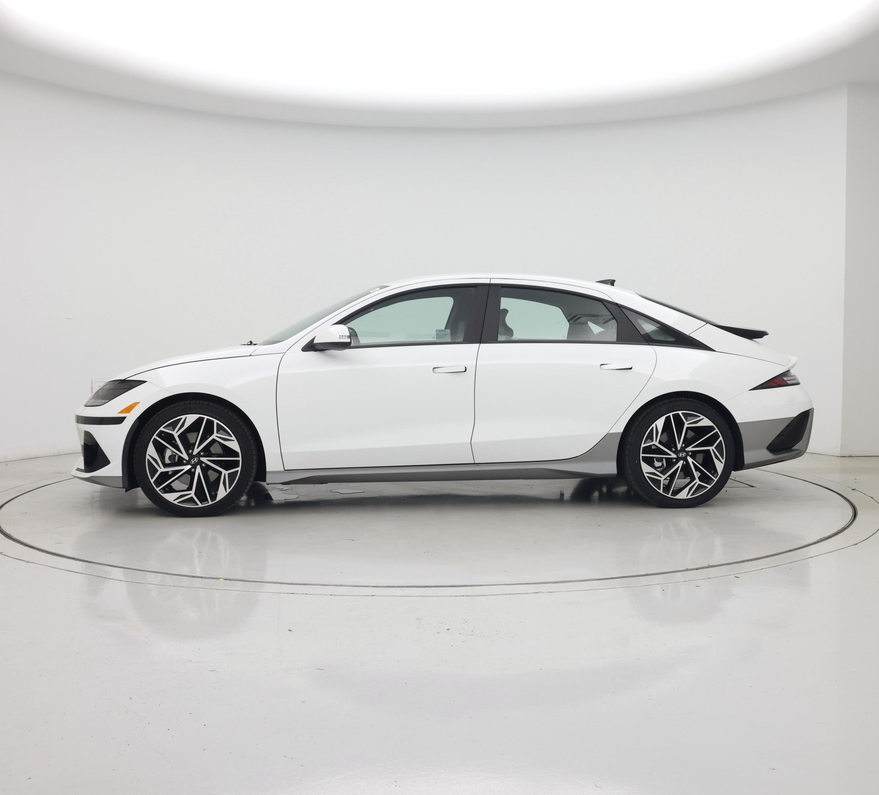 Thumbnail: 2024 Hyundai Ioniq 6 - 3
