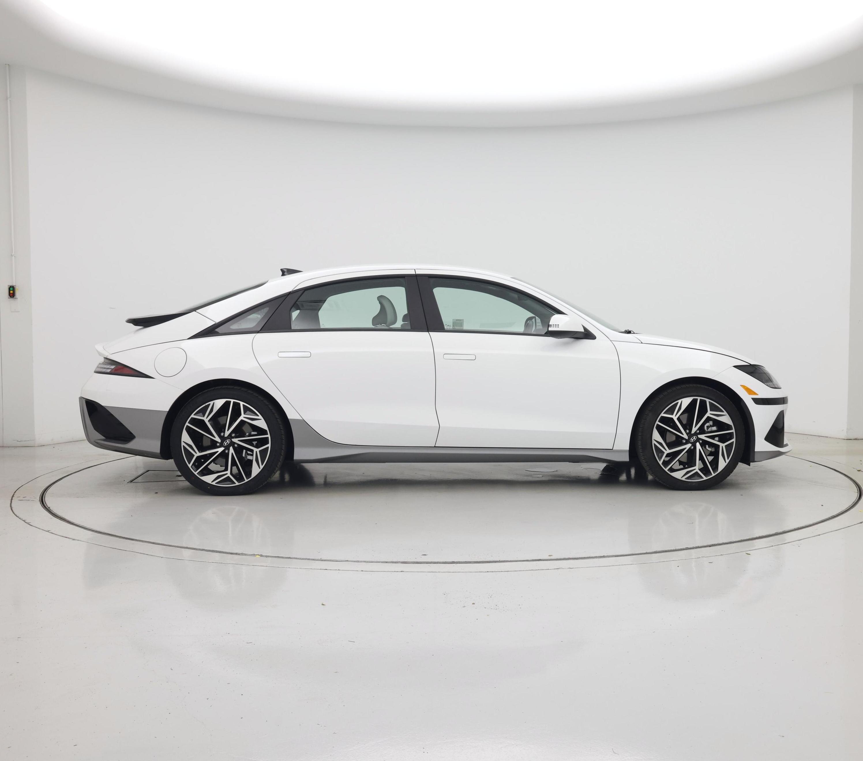 Thumbnail: 2024 Hyundai Ioniq 6 - 7