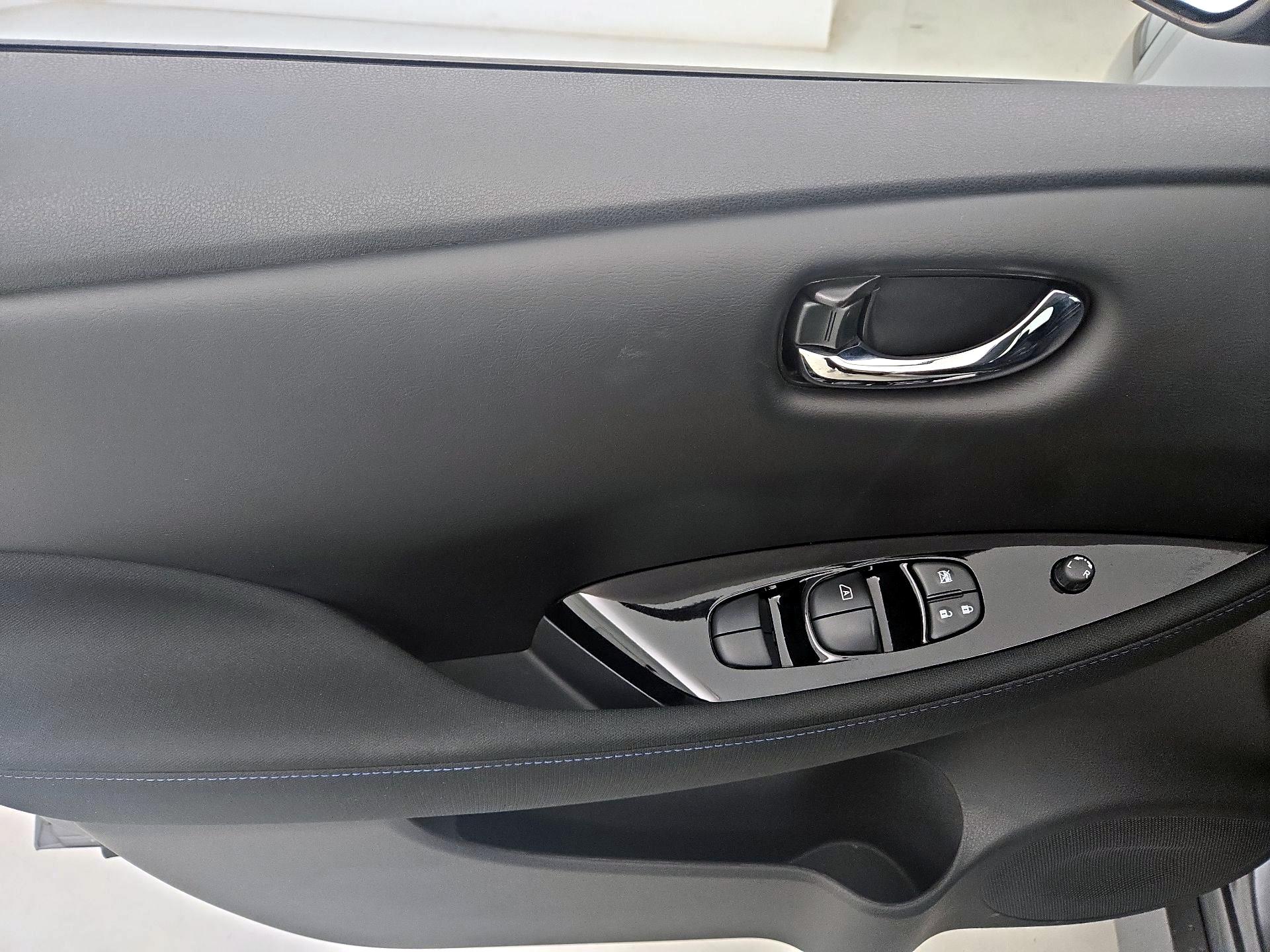 Thumbnail: 2023 Nissan Leaf - 12