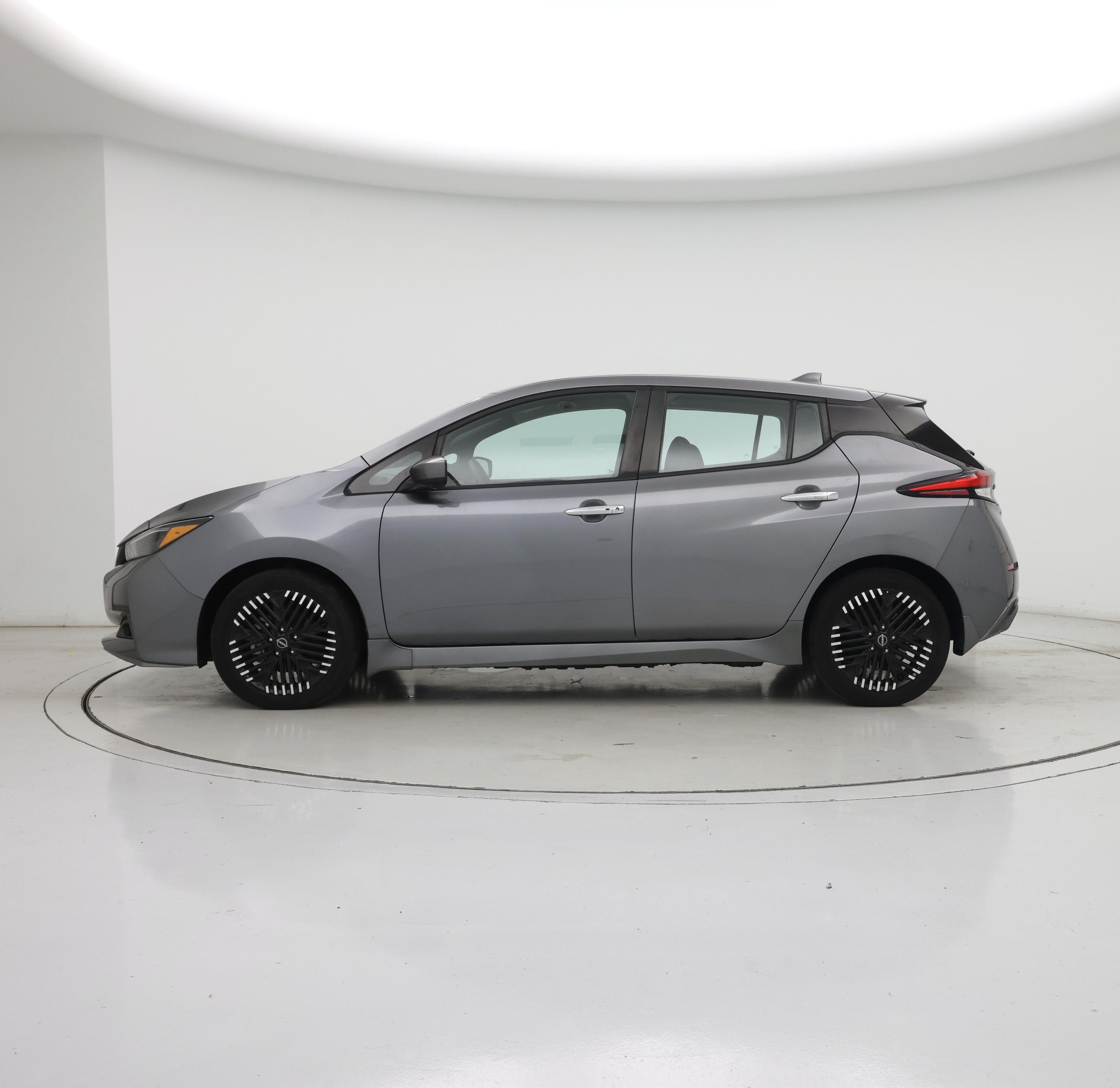 Thumbnail: 2023 Nissan Leaf - 3