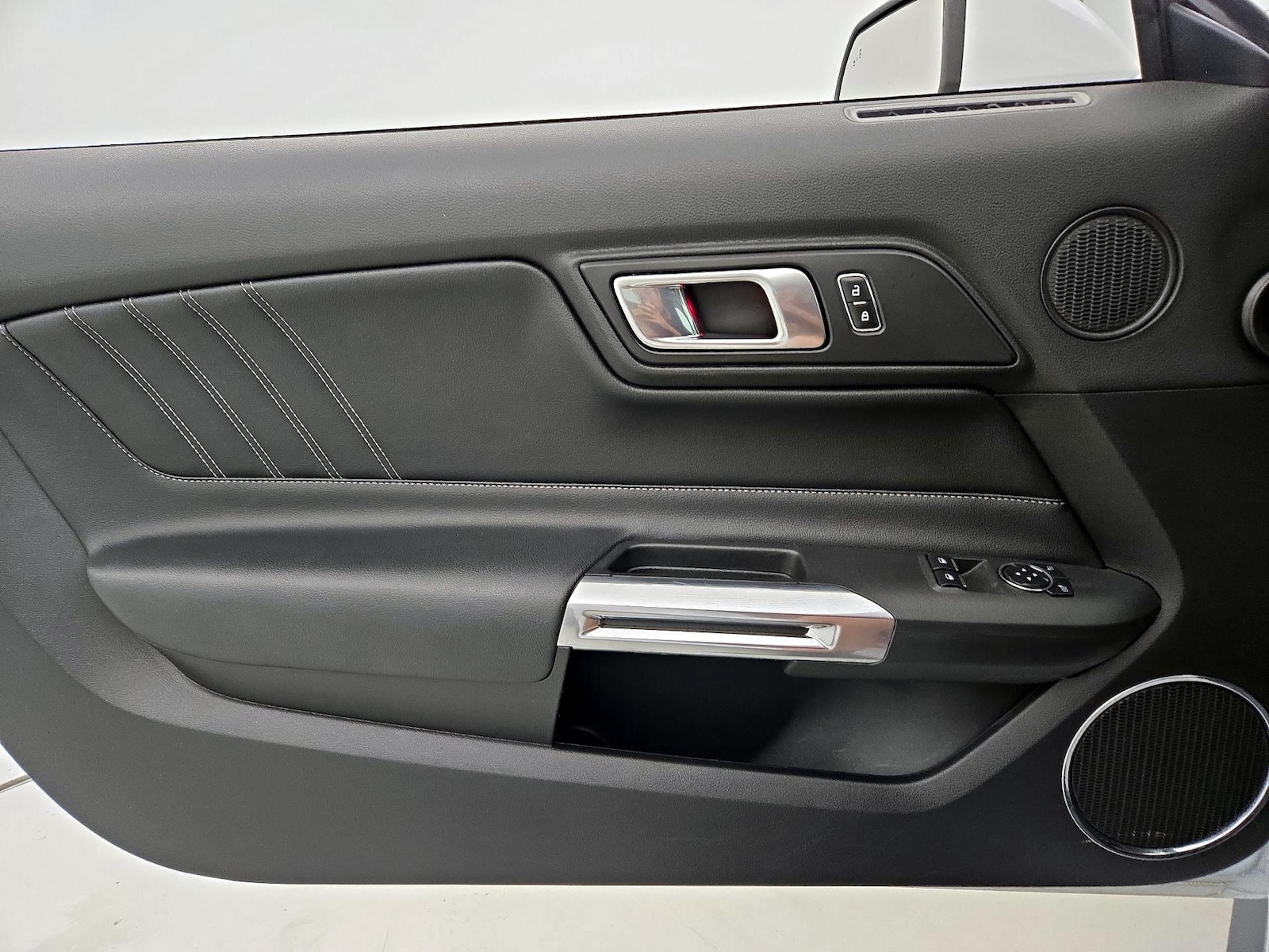 2023 Ford Mustang EcoBoost Premium - Photo 13