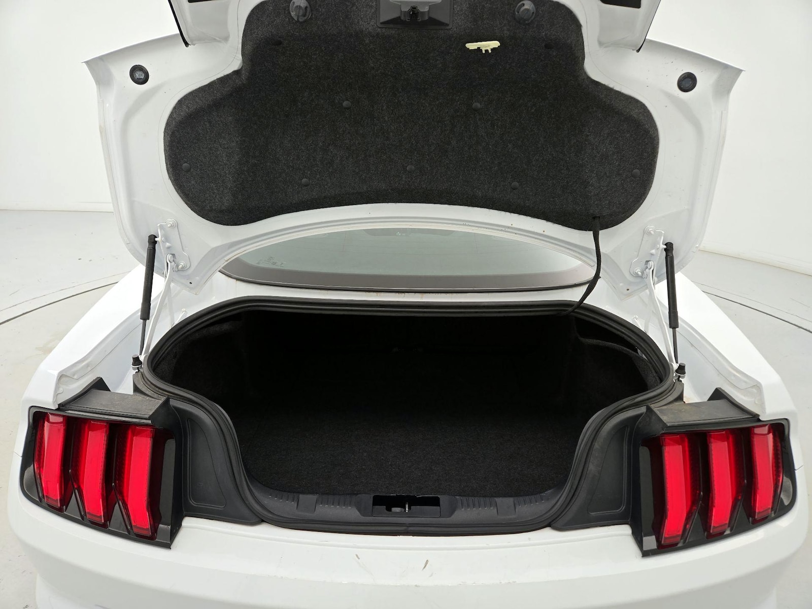 2023 Ford Mustang EcoBoost Premium - Photo 21