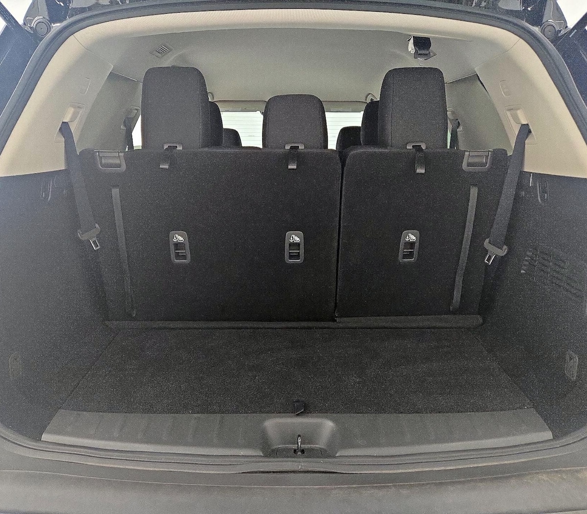 Trunk/Cargo (Seats Up)