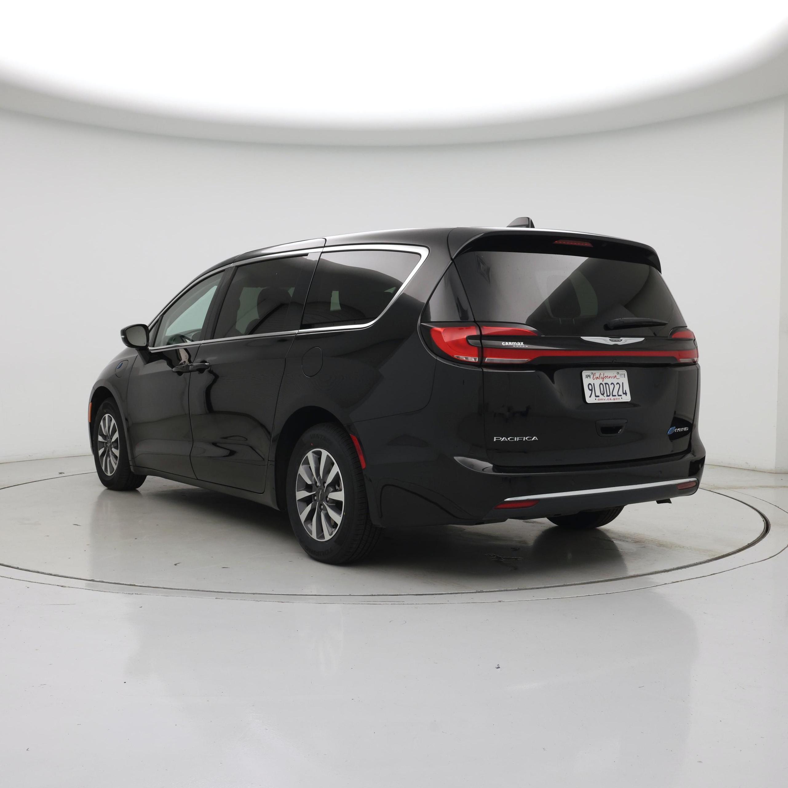 Thumbnail: 2024 Chrysler Pacifica - 2
