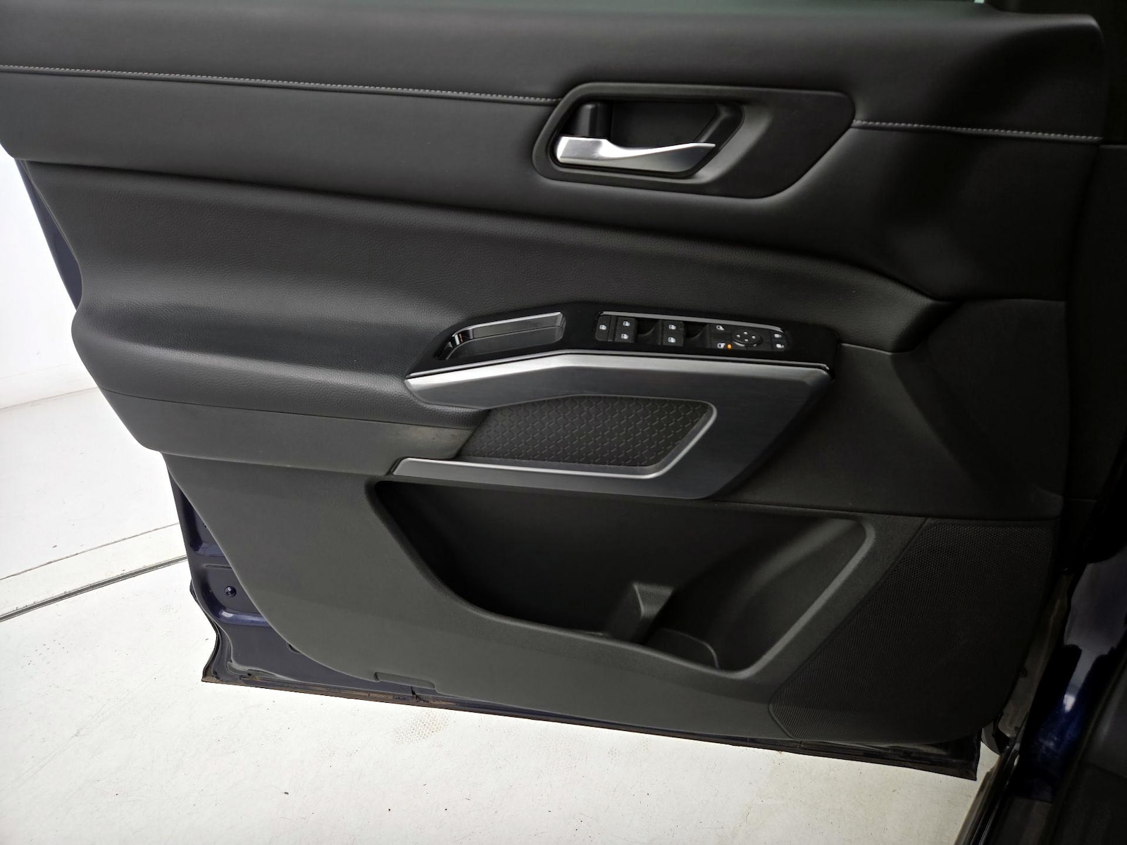 2023 Nissan Pathfinder SL - Photo 13