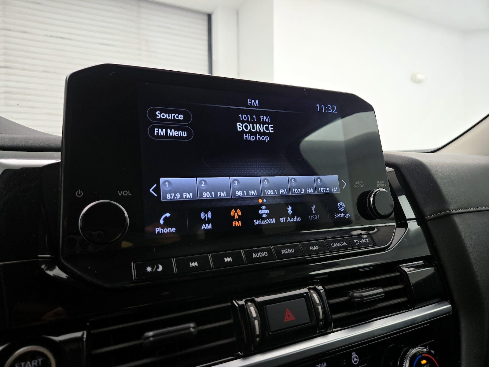2023 Nissan Pathfinder SL - Photo 17