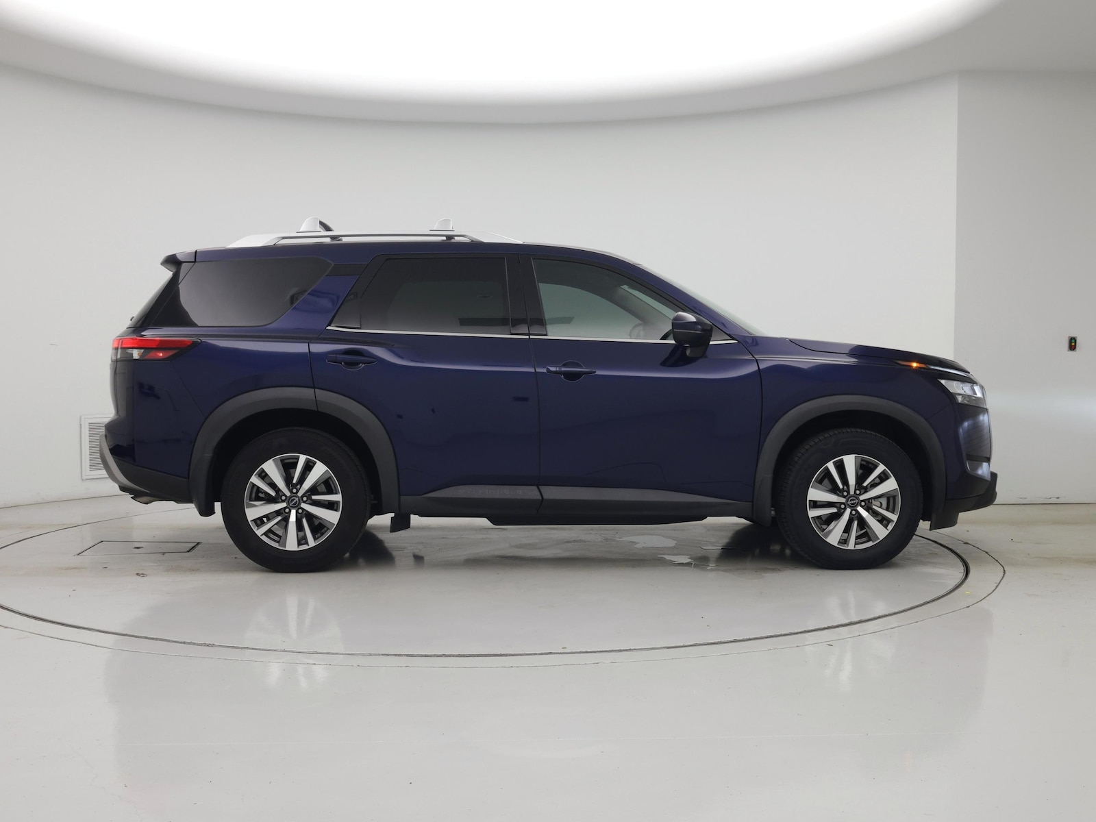 2023 Nissan Pathfinder SL - Photo 8
