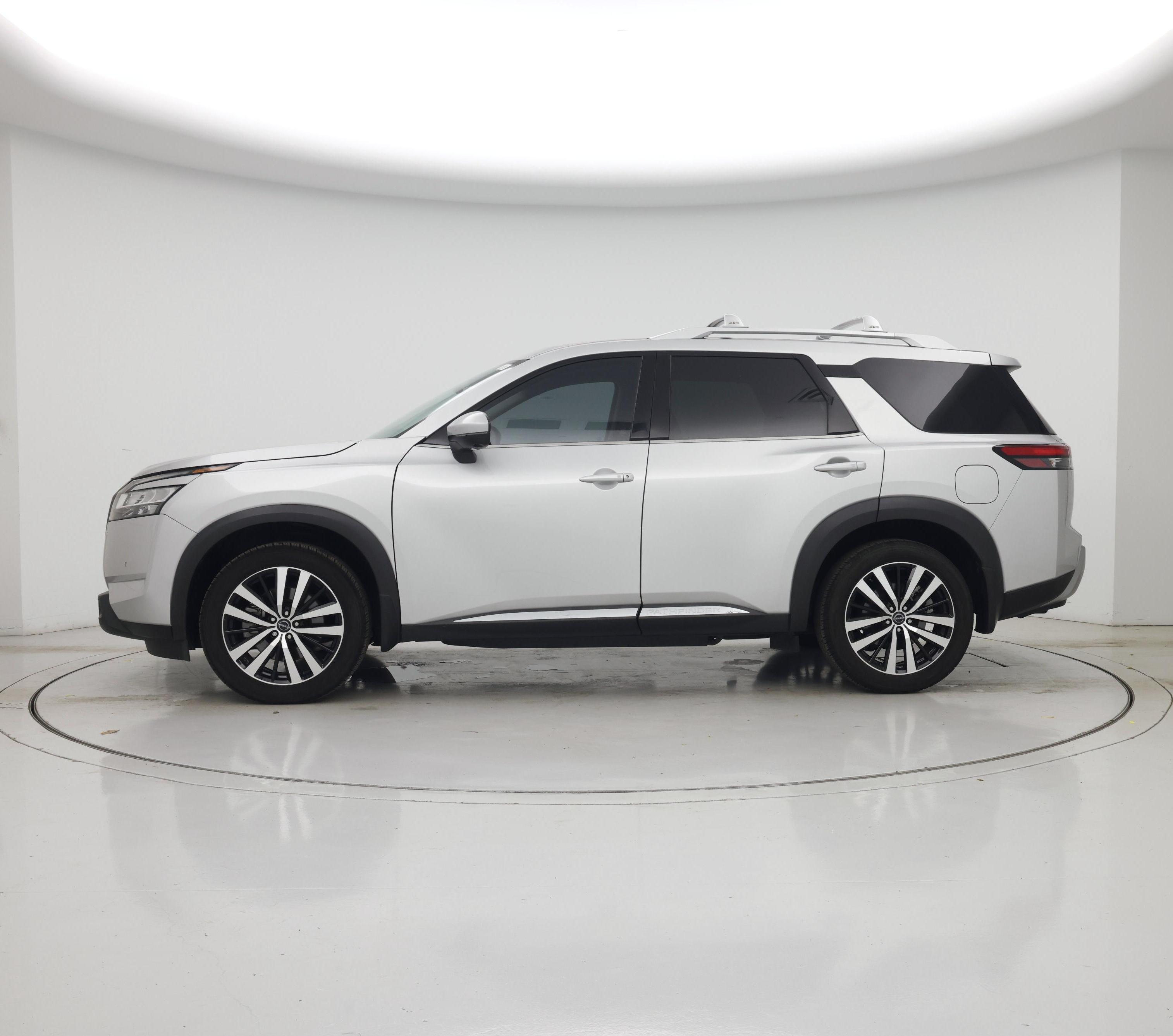 Thumbnail: 2023 Nissan Pathfinder - 3