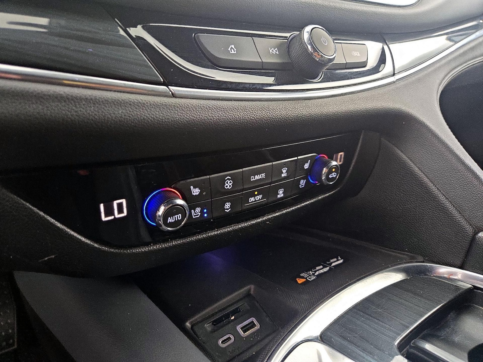 2022 Buick Enclave Premium - Photo 18