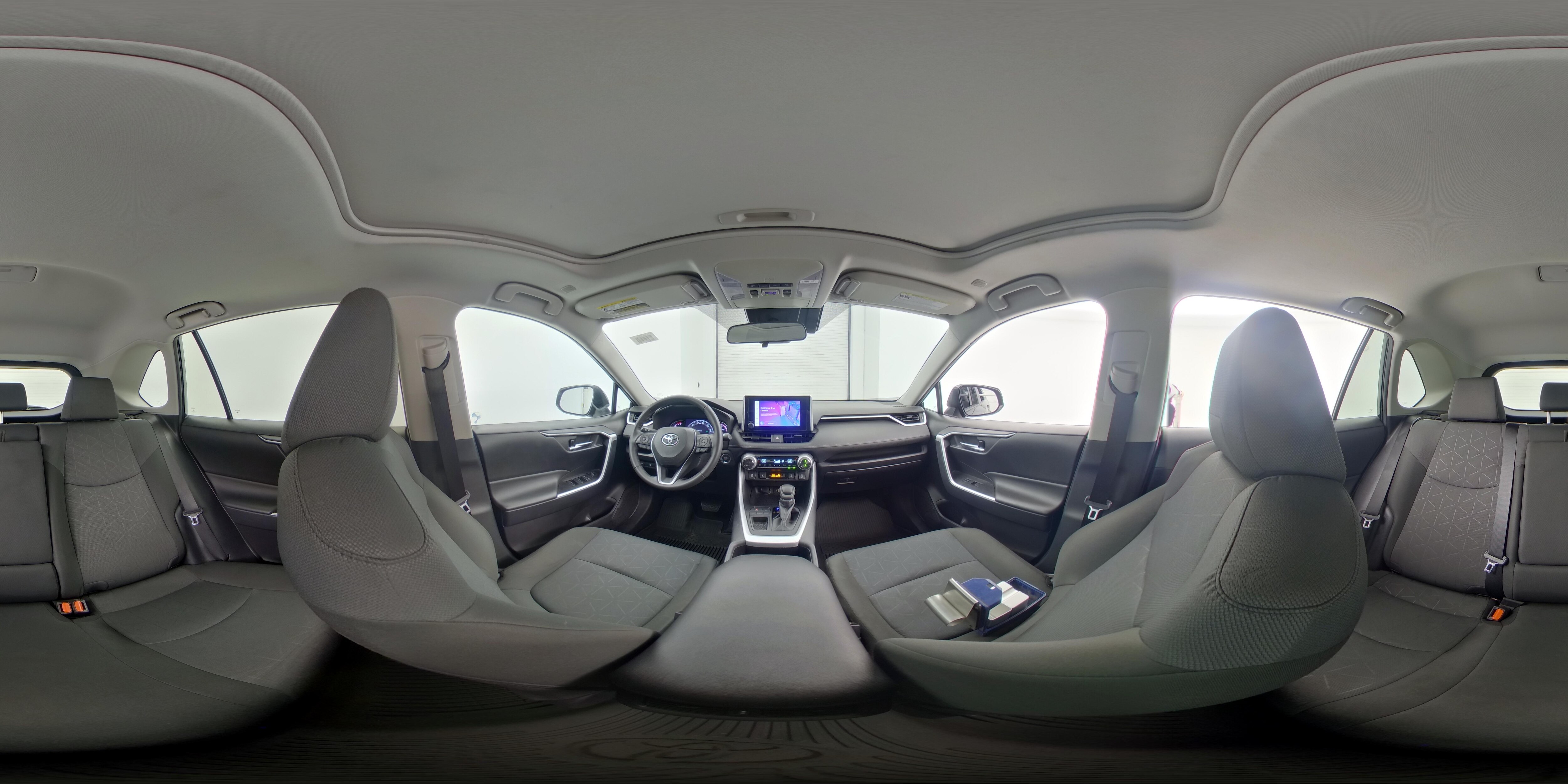 2024 Toyota RAV4 XLE - Photo 25