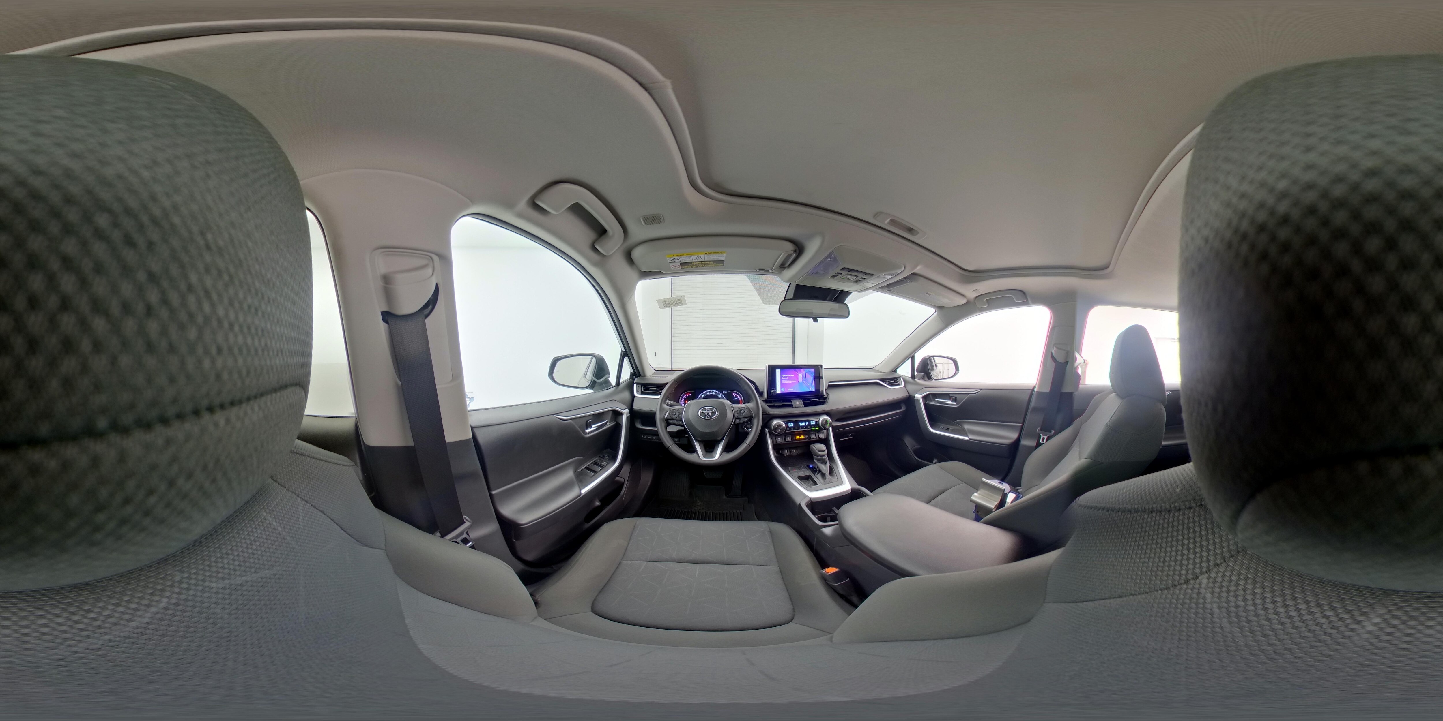 2024 Toyota RAV4 XLE - Photo 27