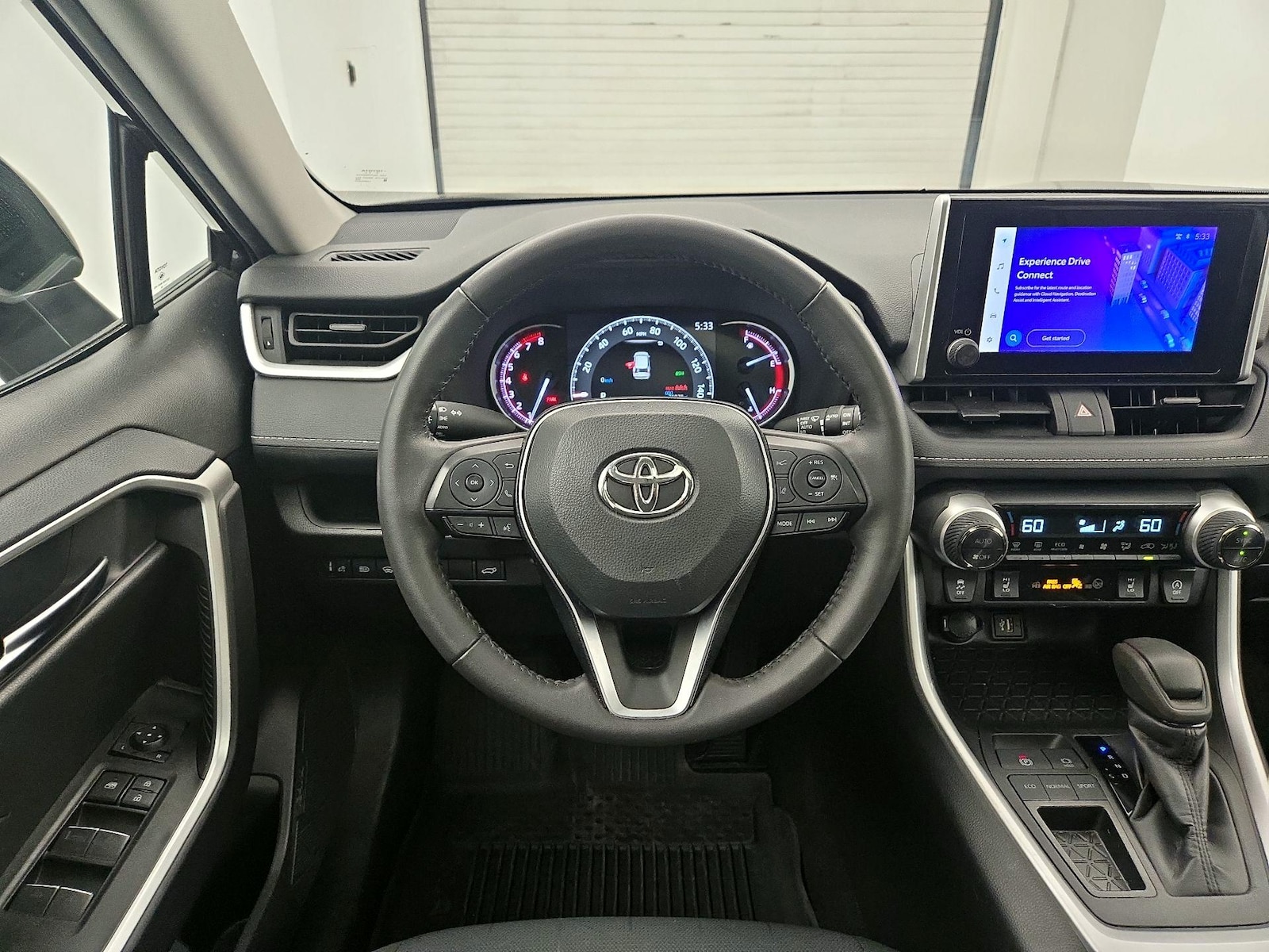 2024 Toyota RAV4 XLE - Photo 11