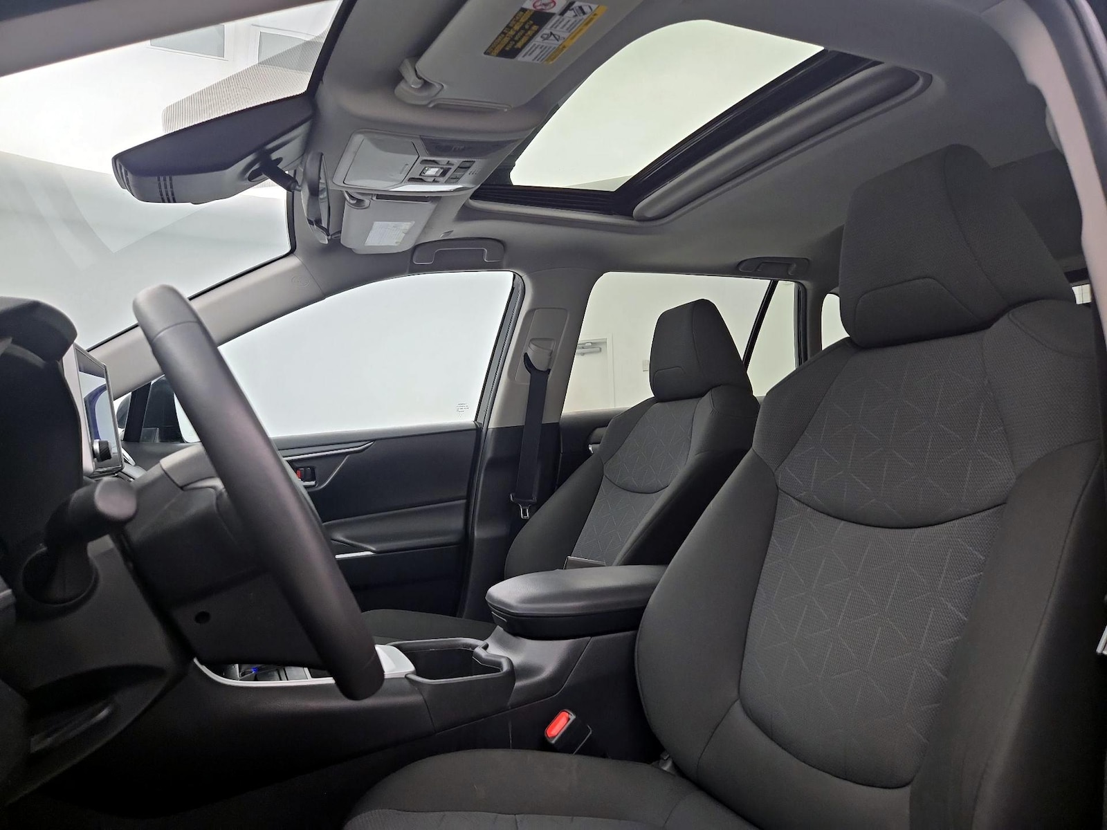 2024 Toyota RAV4 XLE - Photo 20