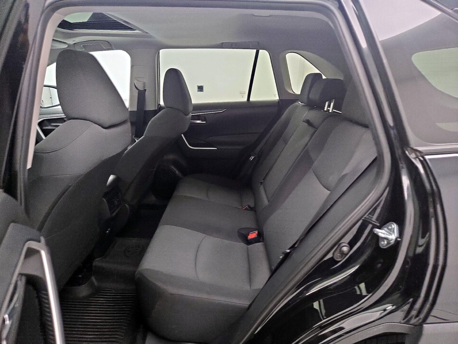 2024 Toyota RAV4 XLE - Photo 21