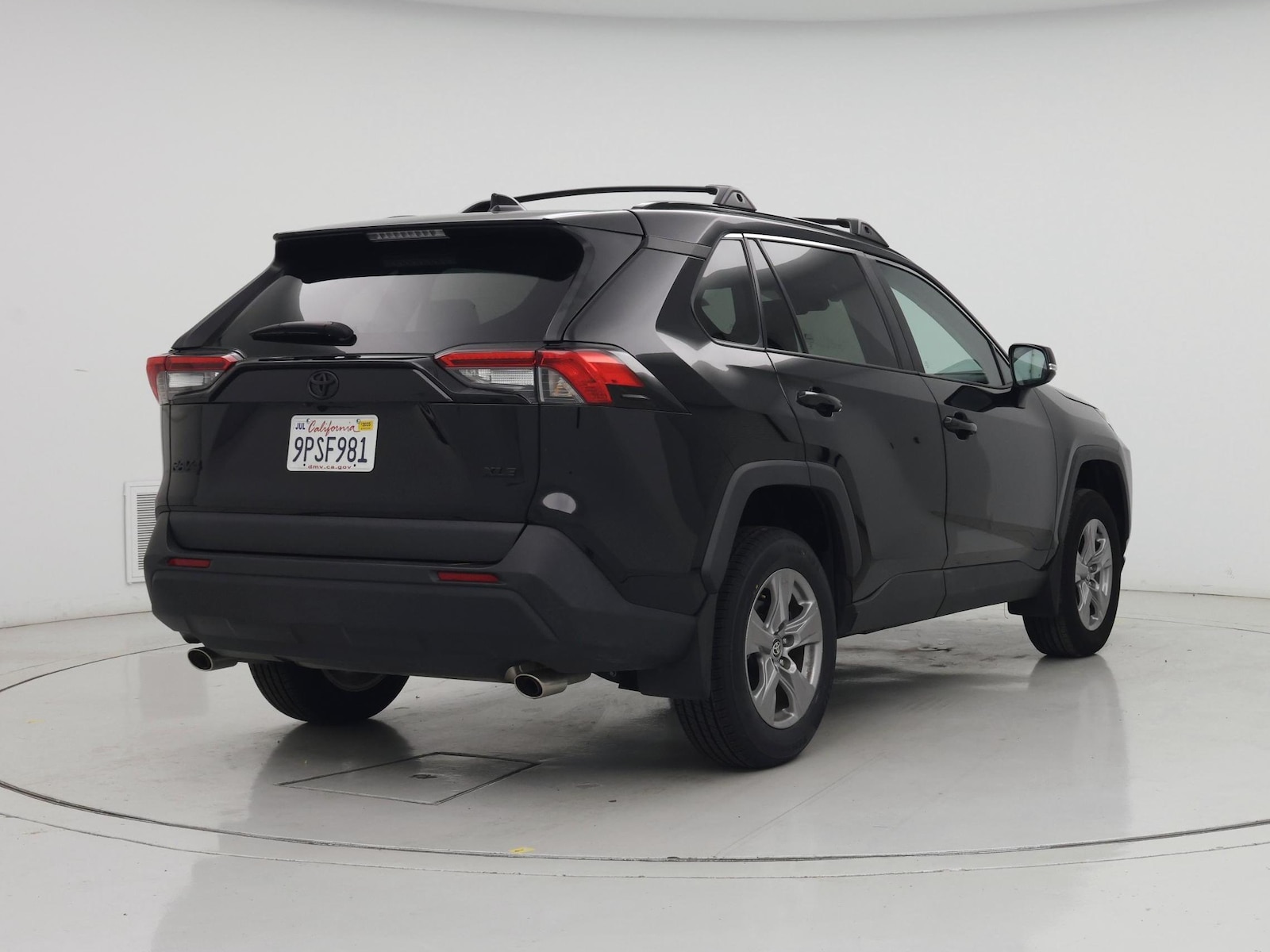 2024 Toyota RAV4 XLE - Photo 9