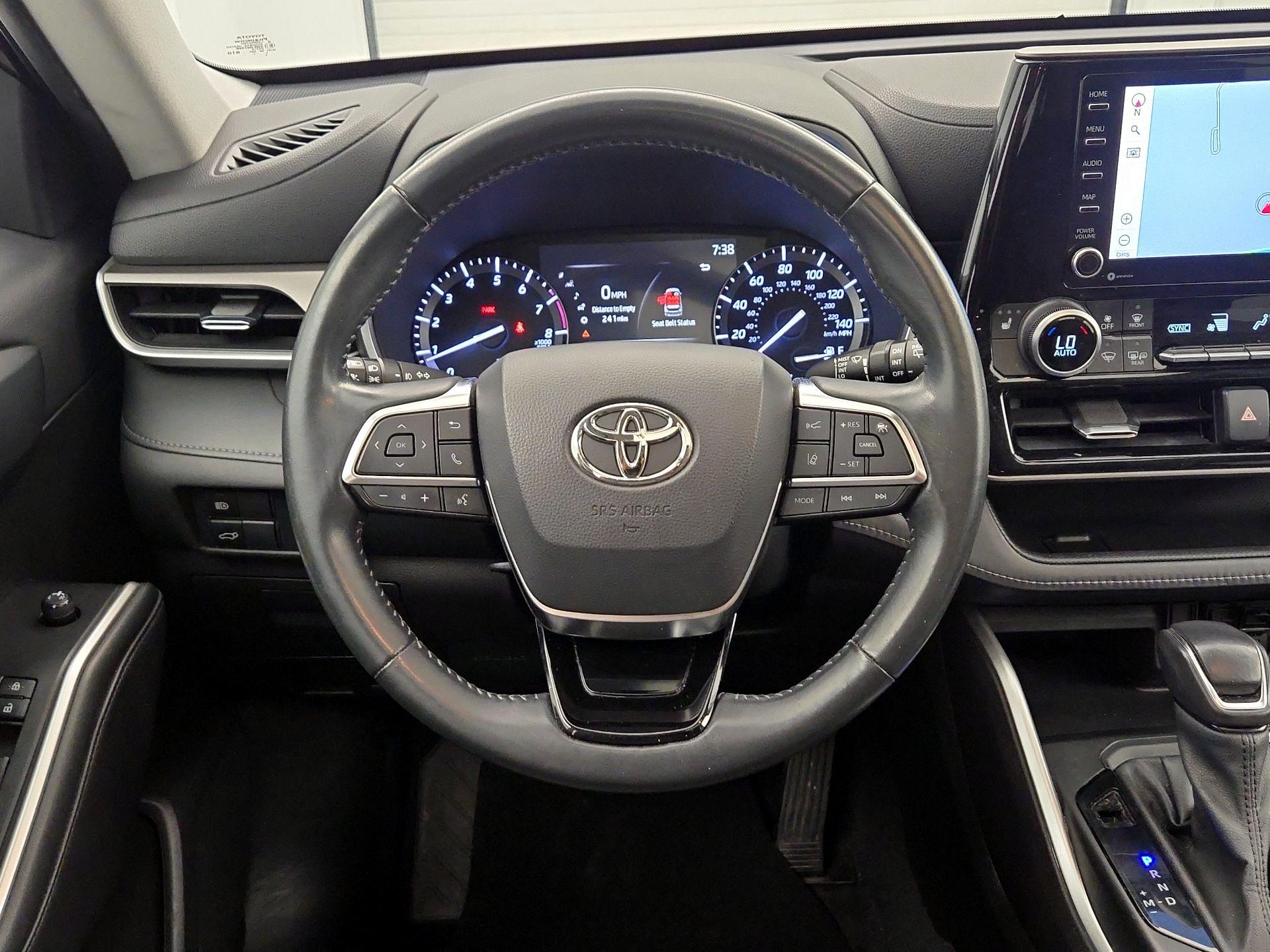Thumbnail: 2021 Toyota Highlander - 10
