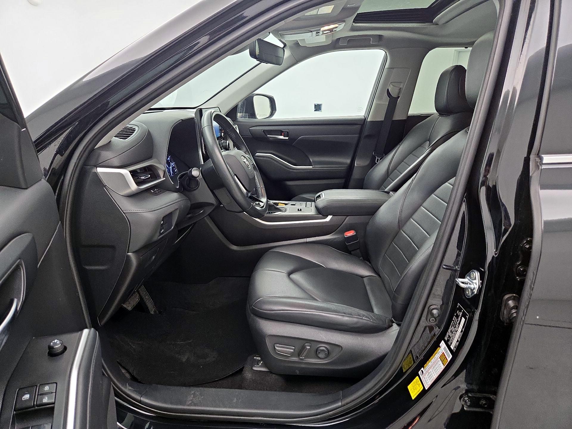 Thumbnail: 2021 Toyota Highlander - 11