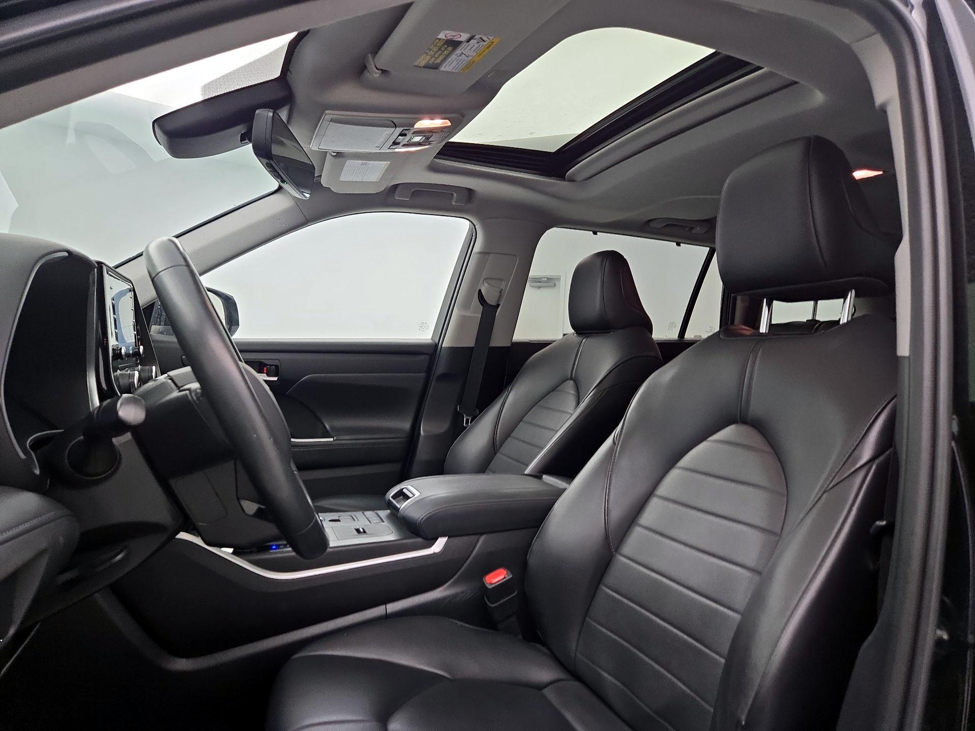 Thumbnail: 2021 Toyota Highlander - 20