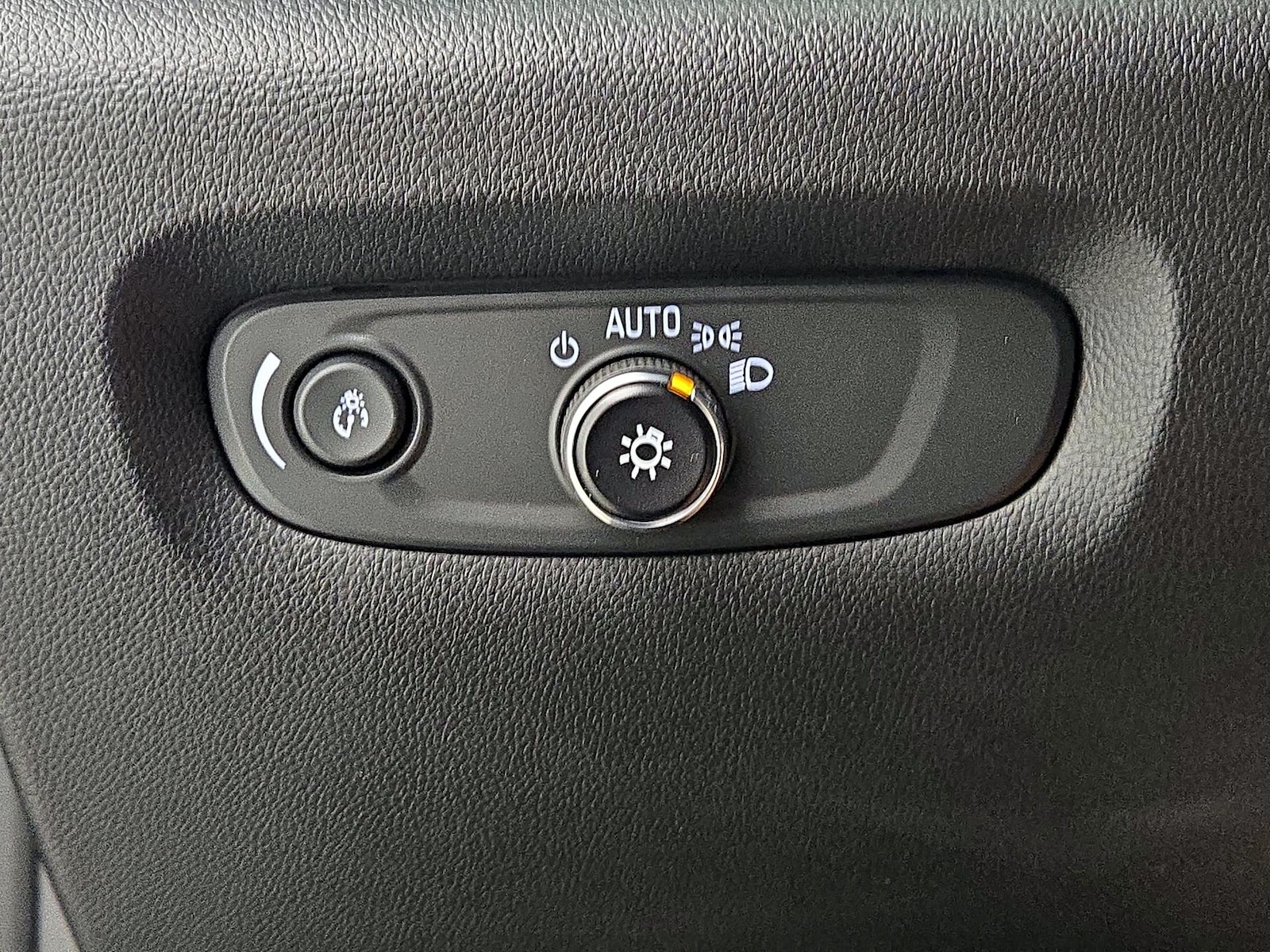 2023 Chevrolet Traverse 1LT - Photo 14