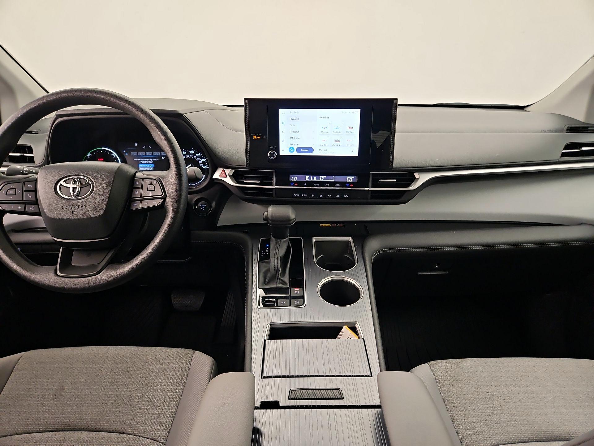 Thumbnail: 2025 Toyota Sienna - 9