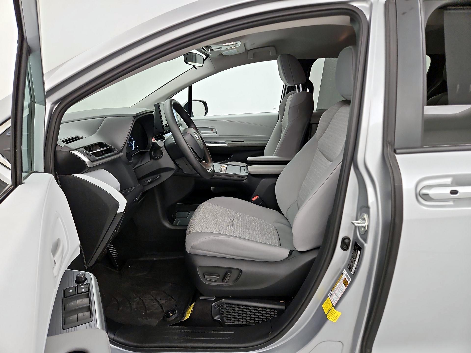 Thumbnail: 2025 Toyota Sienna - 11