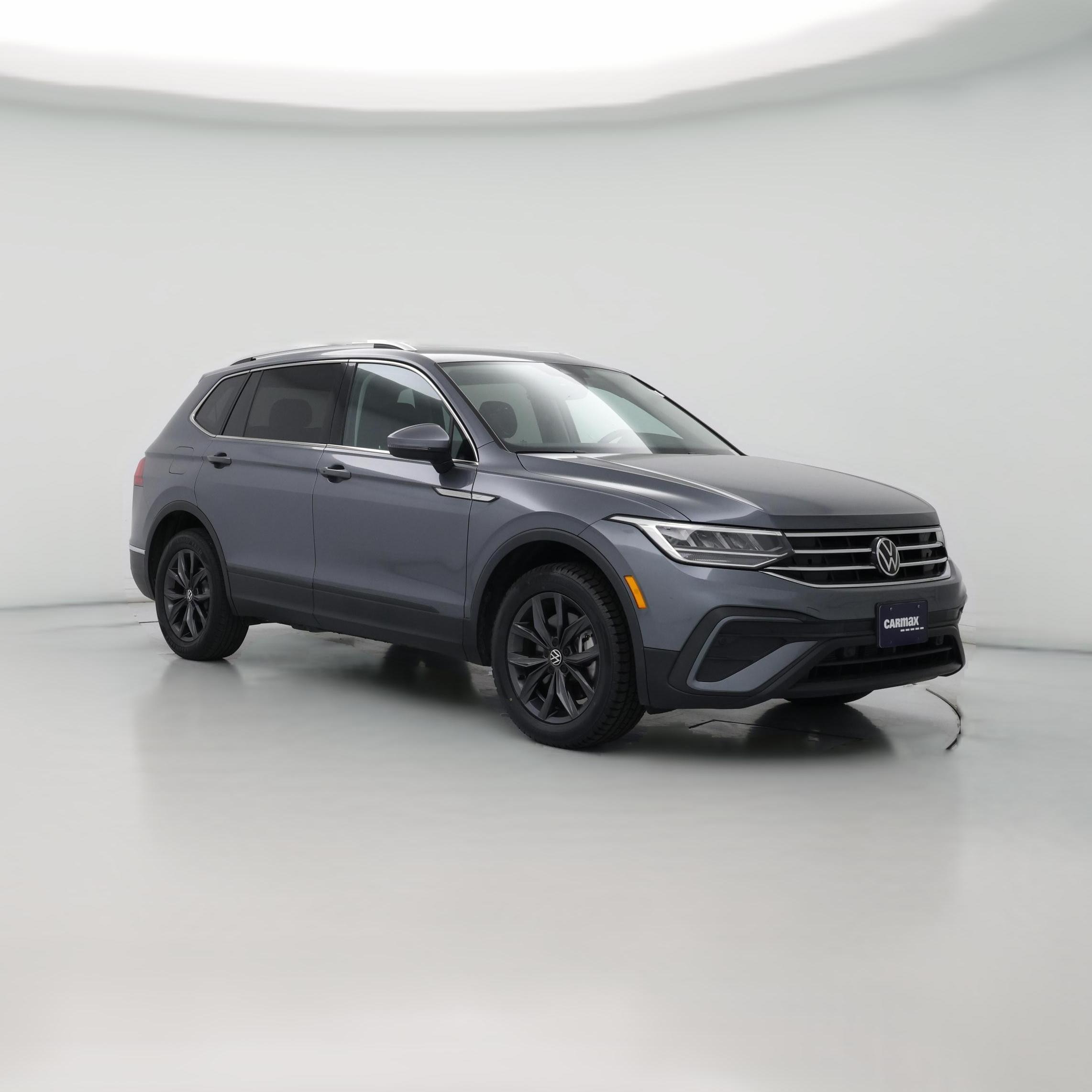 Thumbnail: 2023 Volkswagen Tiguan - 1