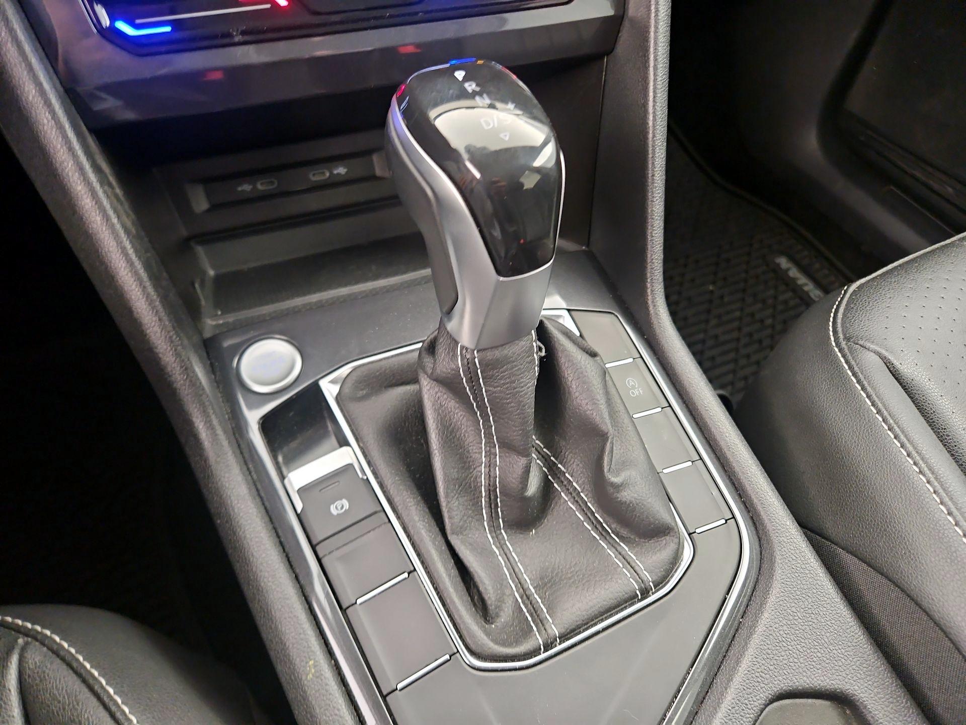 Thumbnail: 2023 Volkswagen Tiguan - 17