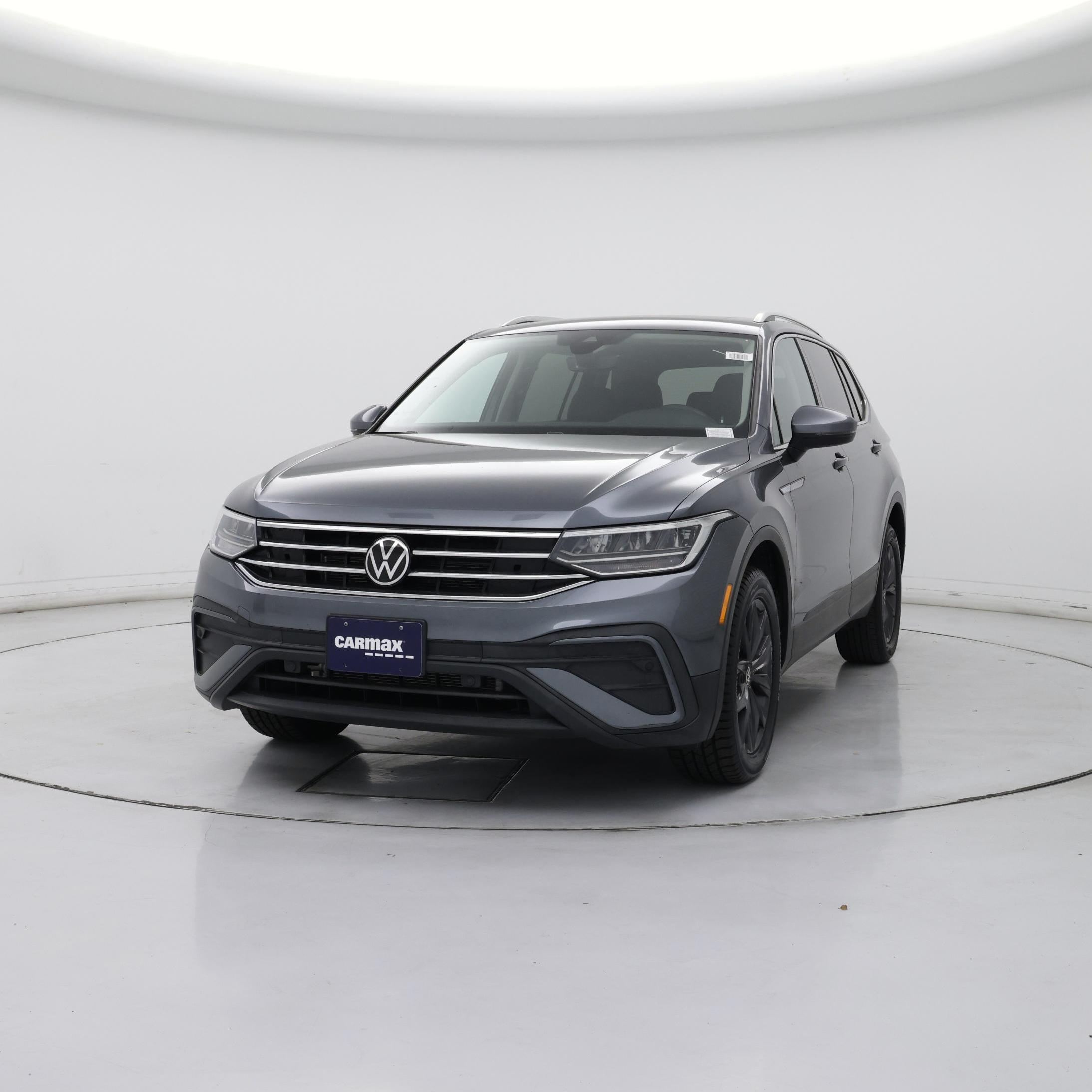 Thumbnail: 2023 Volkswagen Tiguan - 4