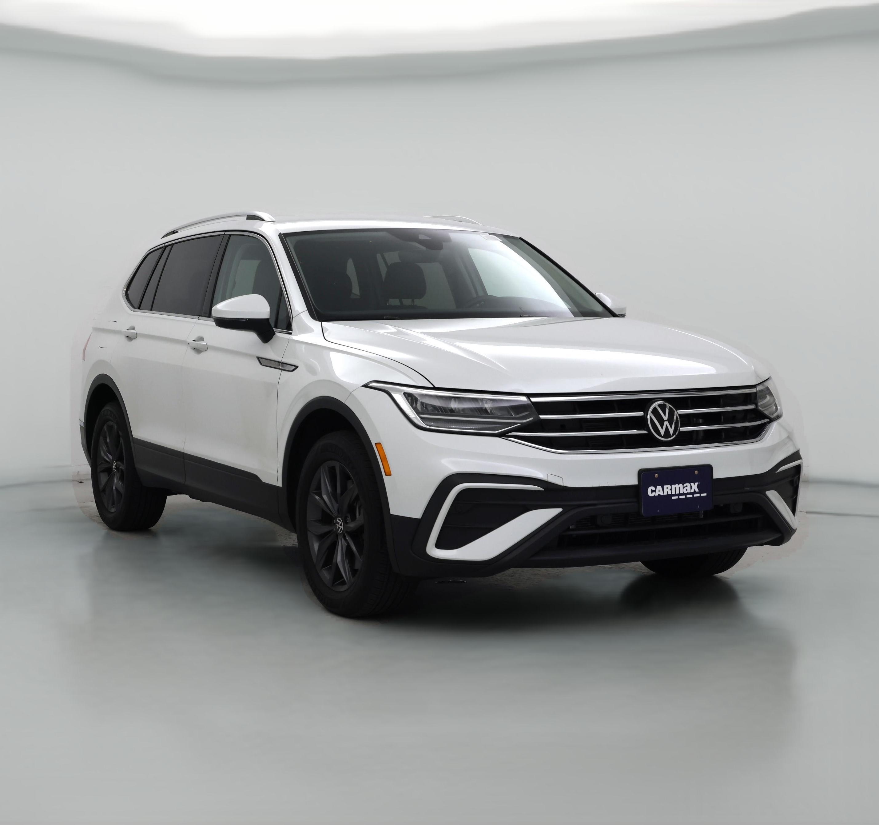 Thumbnail: 2023 Volkswagen Tiguan - 1