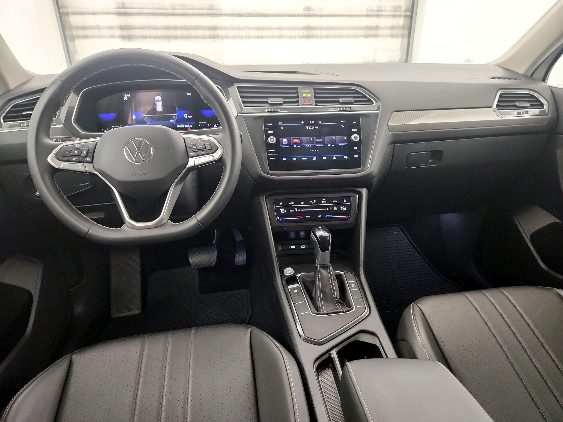 Thumbnail: 2023 Volkswagen Tiguan - 9