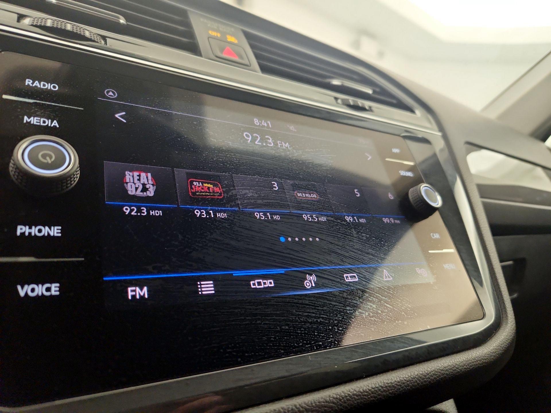Thumbnail: 2023 Volkswagen Tiguan - 15