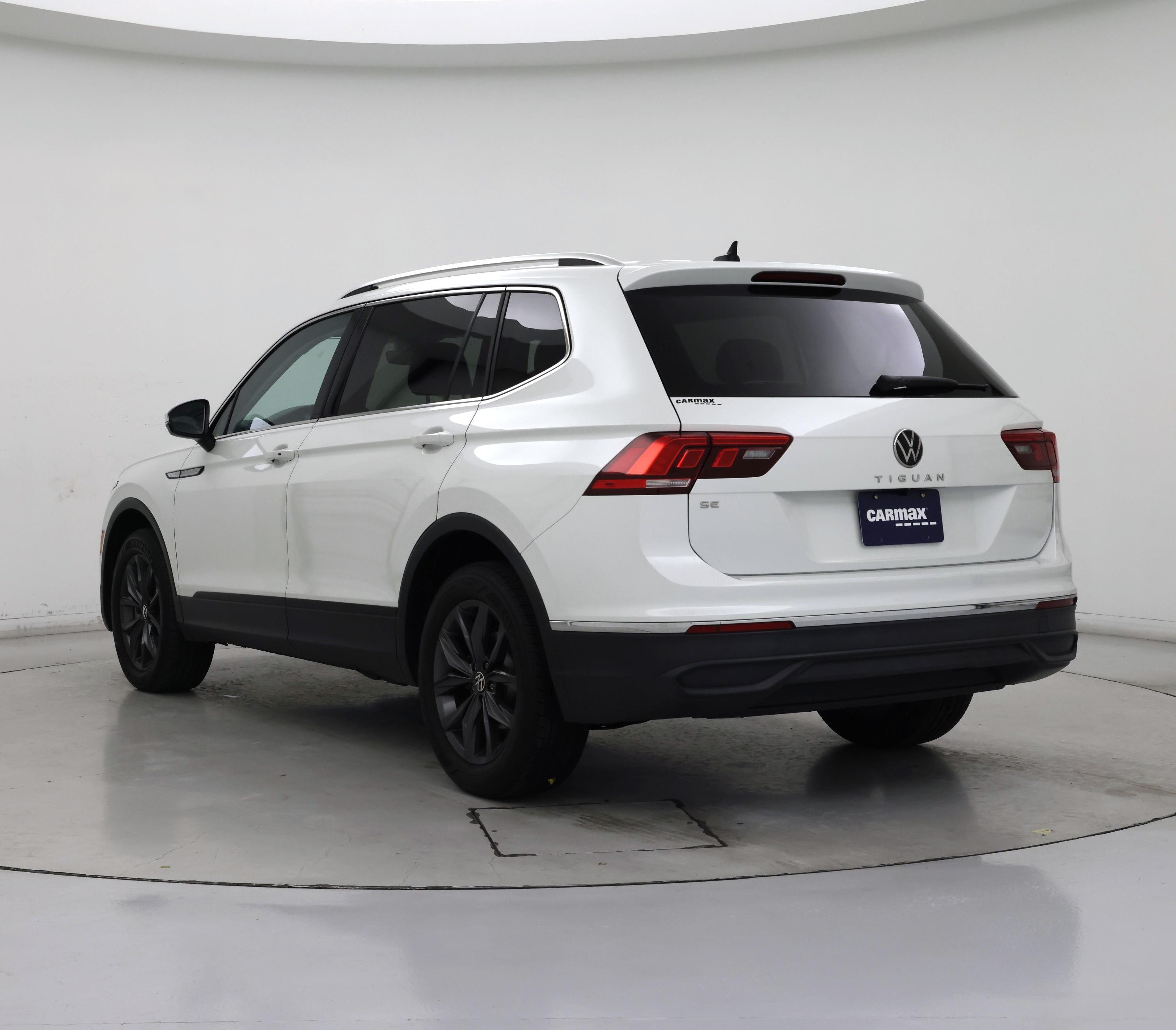 Thumbnail: 2023 Volkswagen Tiguan - 2