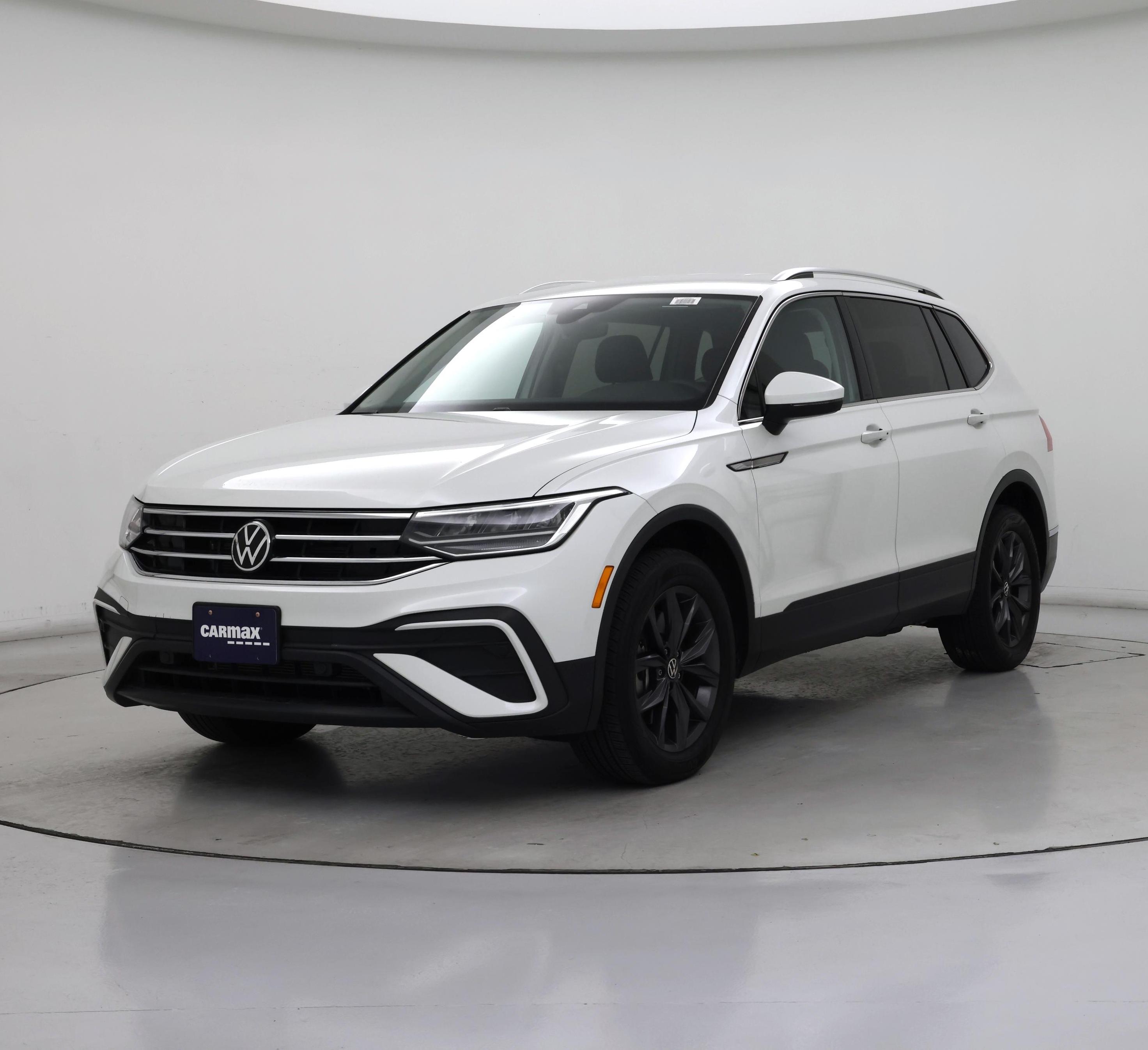 Thumbnail: 2023 Volkswagen Tiguan - 4