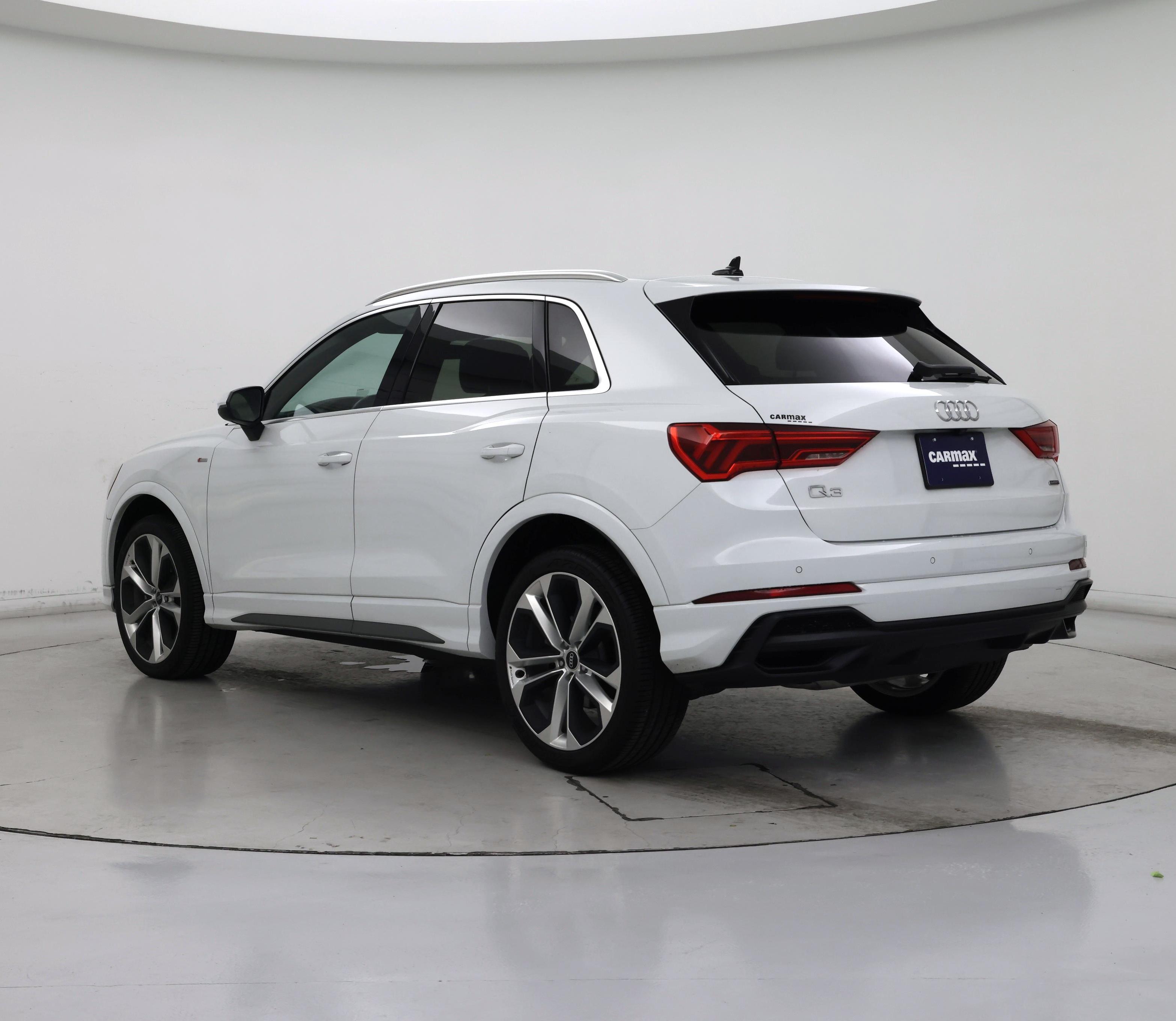 Thumbnail: 2021 Audi Q3 - 2