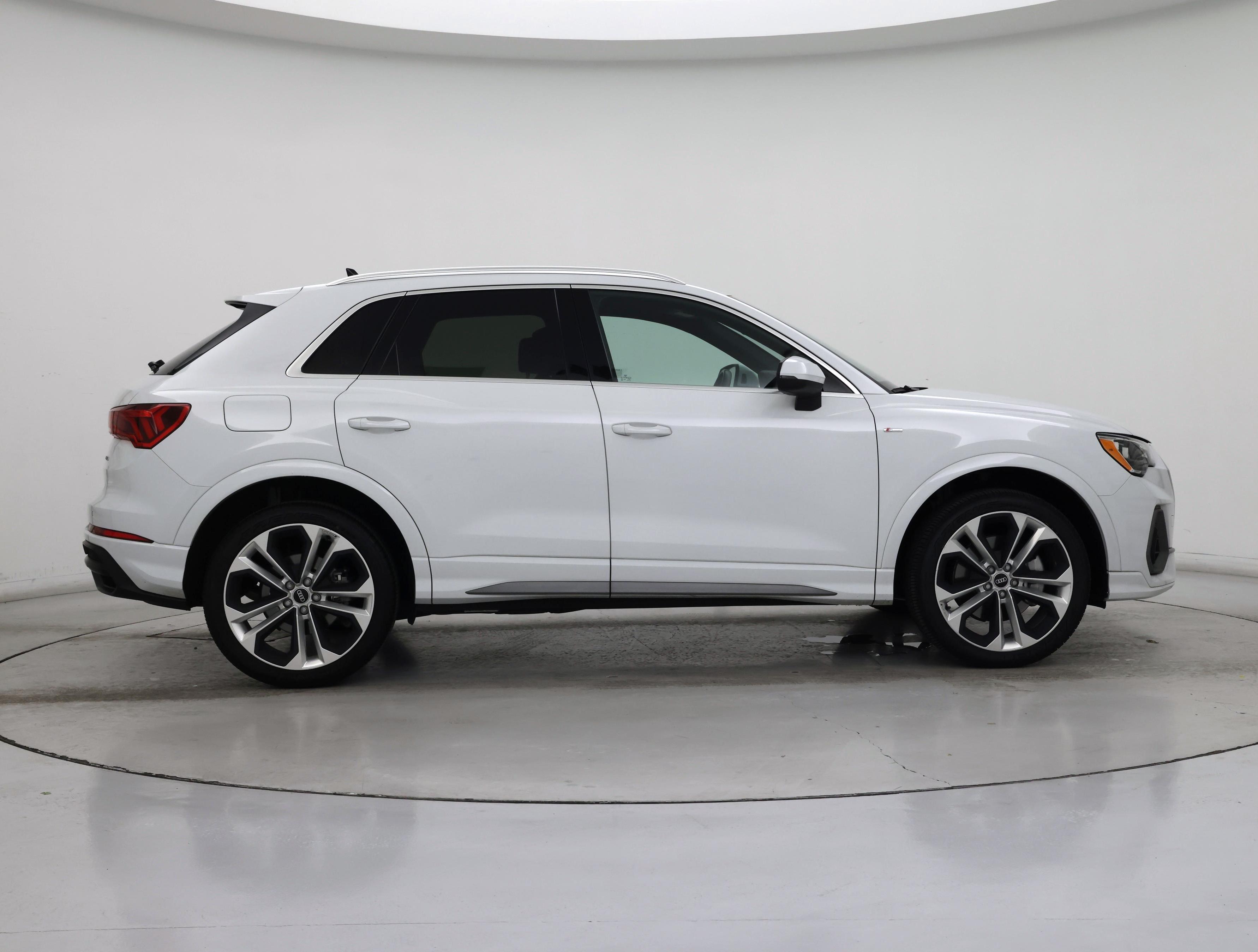 Thumbnail: 2021 Audi Q3 - 7