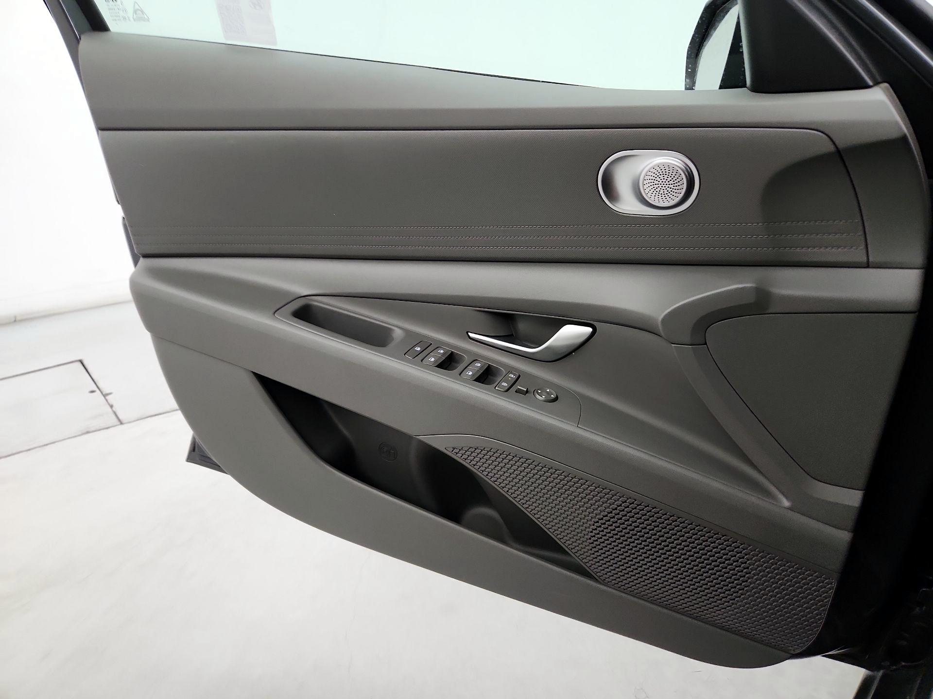 Thumbnail: 2024 Hyundai Elantra - 12