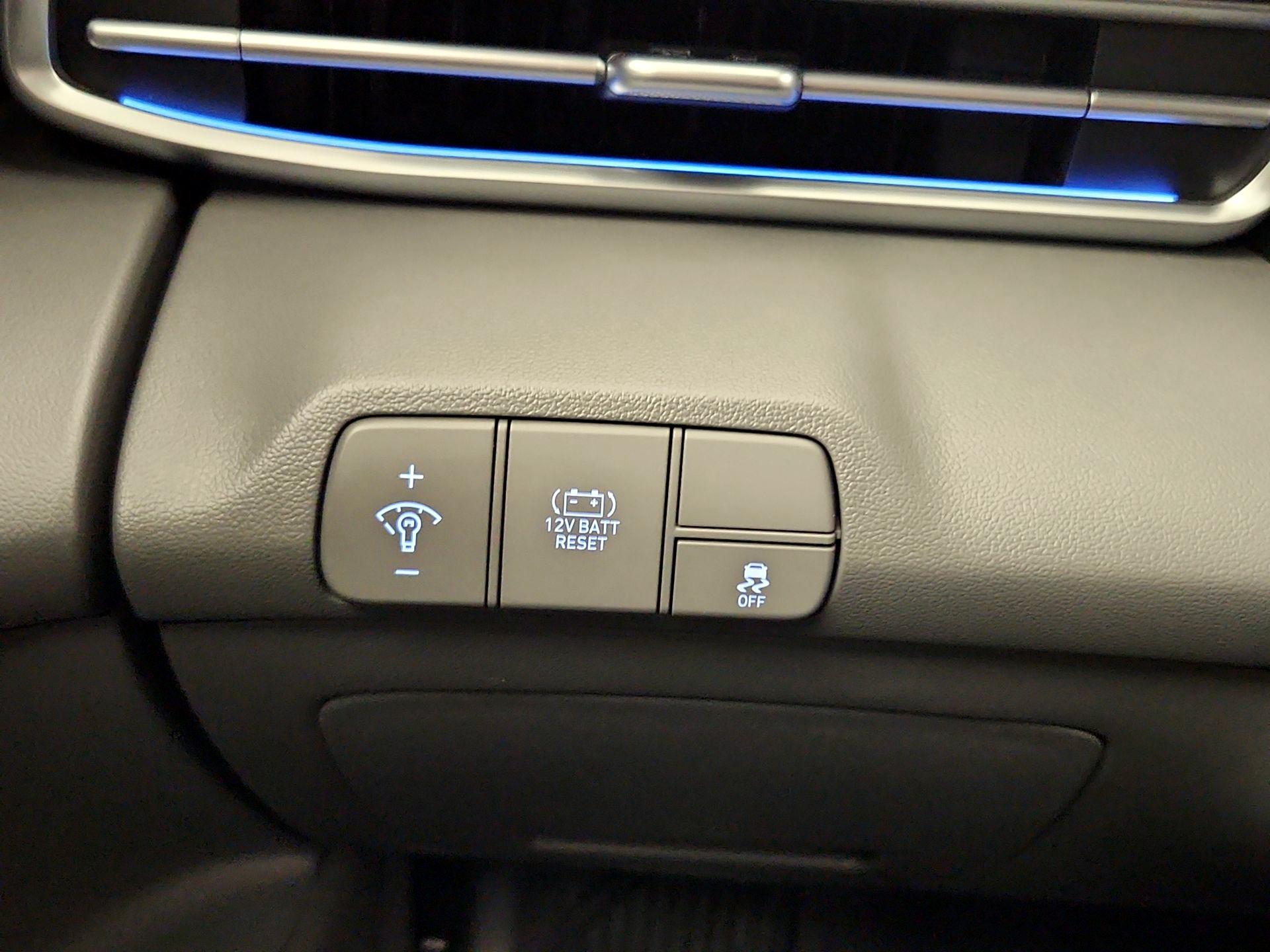 Thumbnail: 2024 Hyundai Elantra - 13