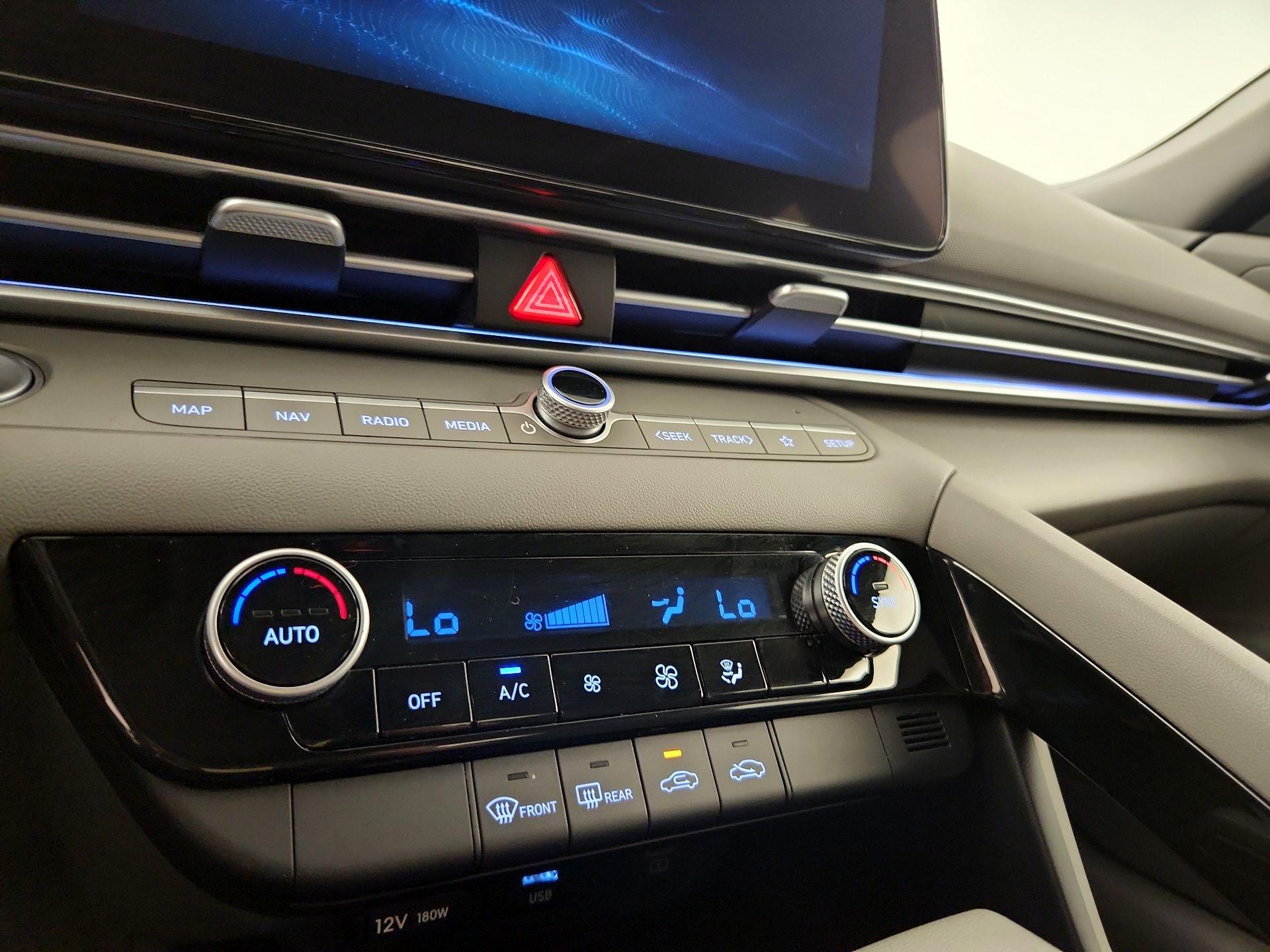 Thumbnail: 2024 Hyundai Elantra - 17