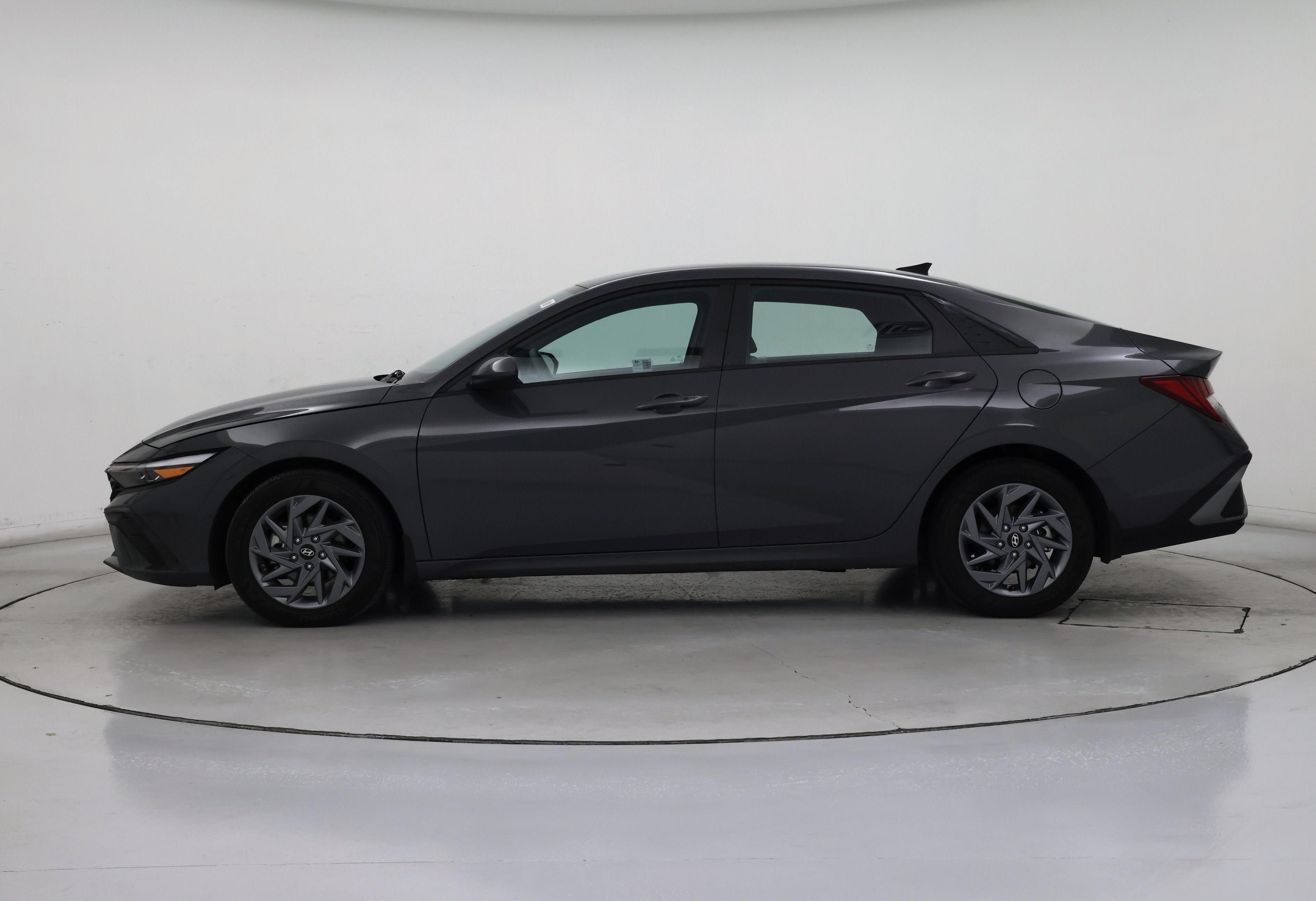 Thumbnail: 2024 Hyundai Elantra - 3