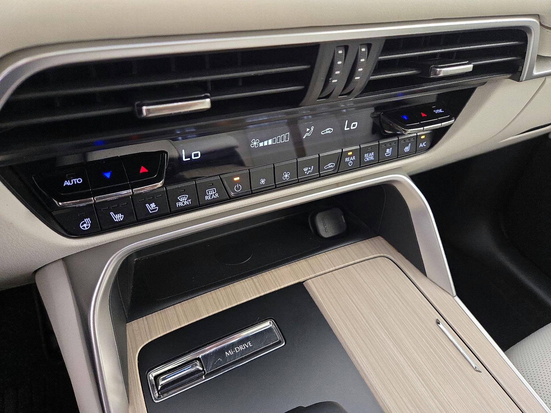 Thumbnail: 2025 Mazda CX-90 - 17